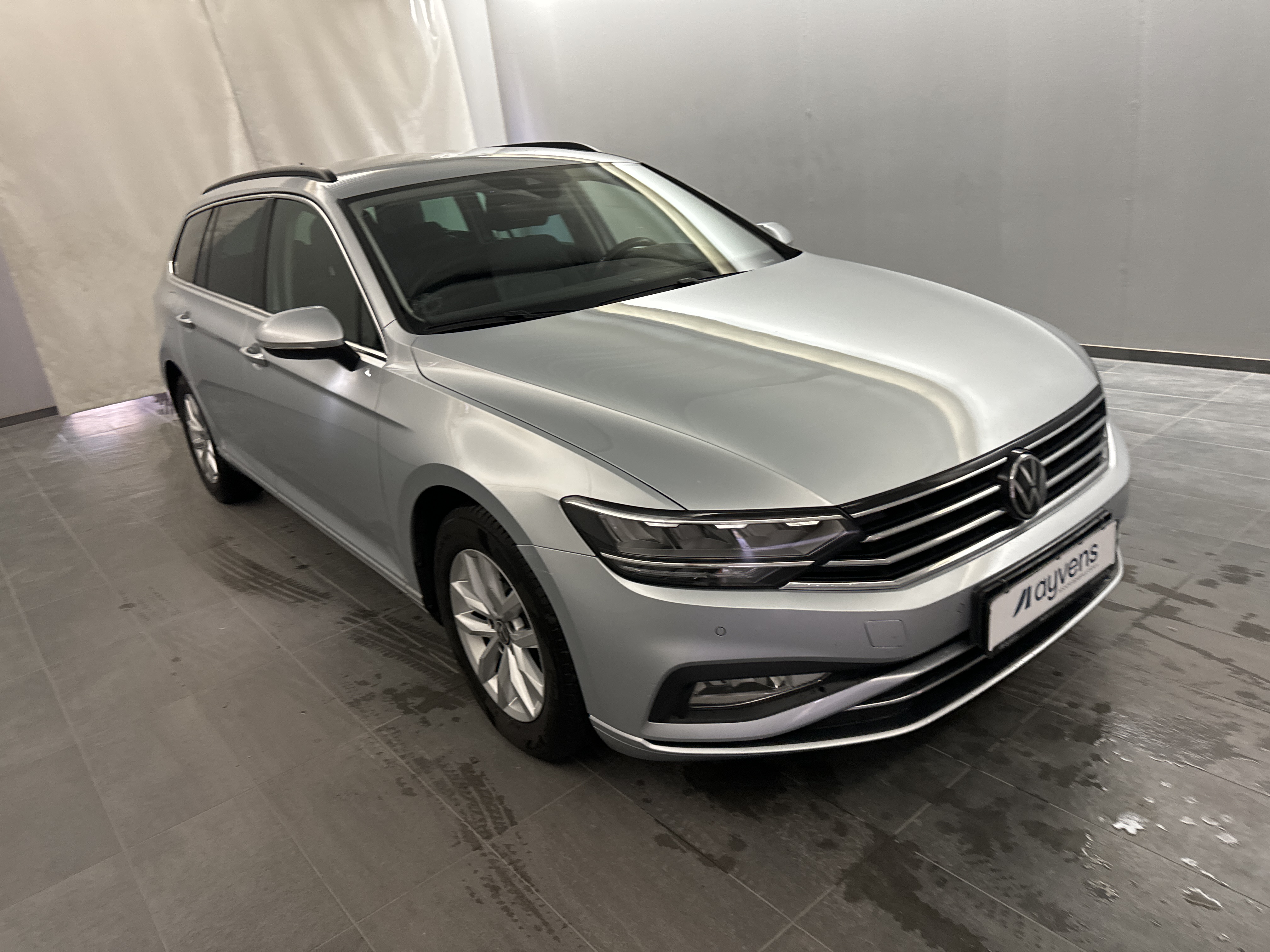 Volkswagen Passat Variant 2.0 TDI - Diesel - Automatic - 150 hp - 185.658 km