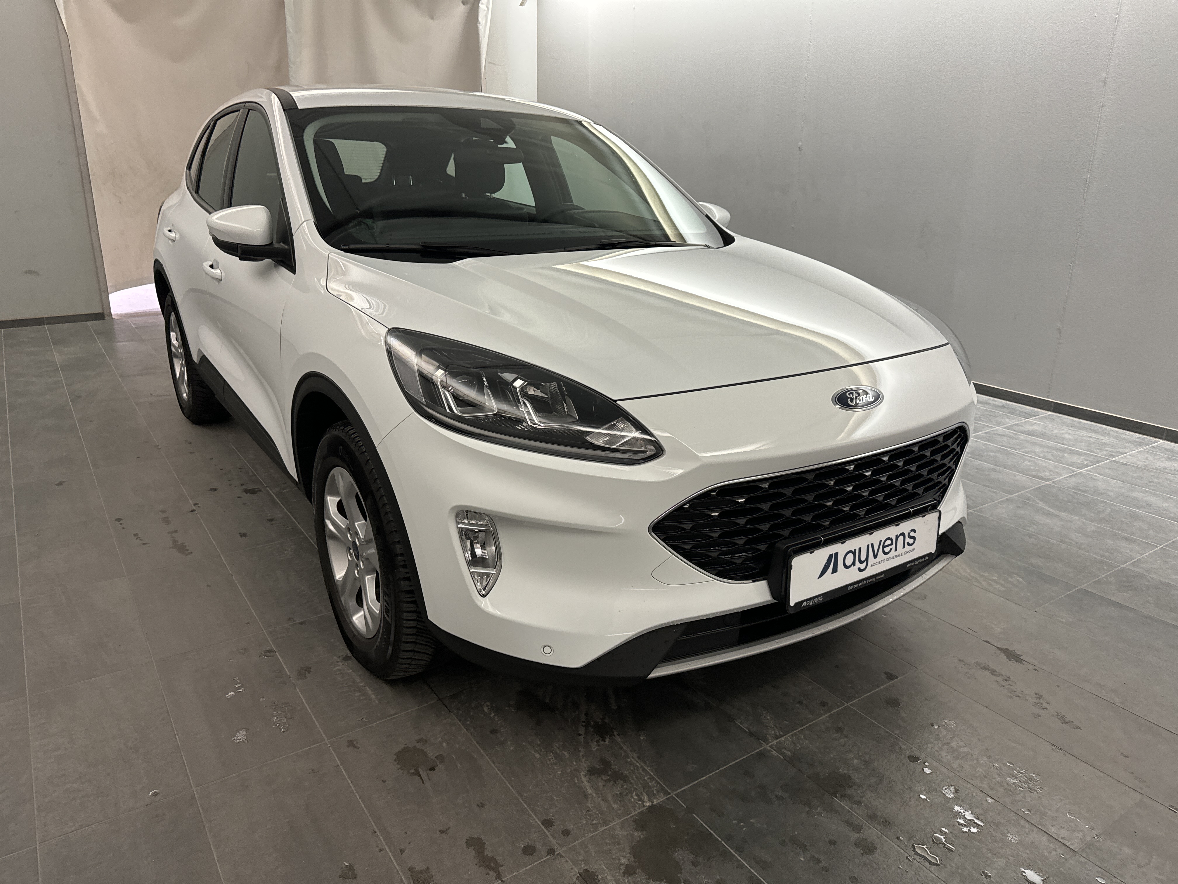 Ford Kuga 2.5 - Hybrid - Automatic - 152 hp - 33.765 km