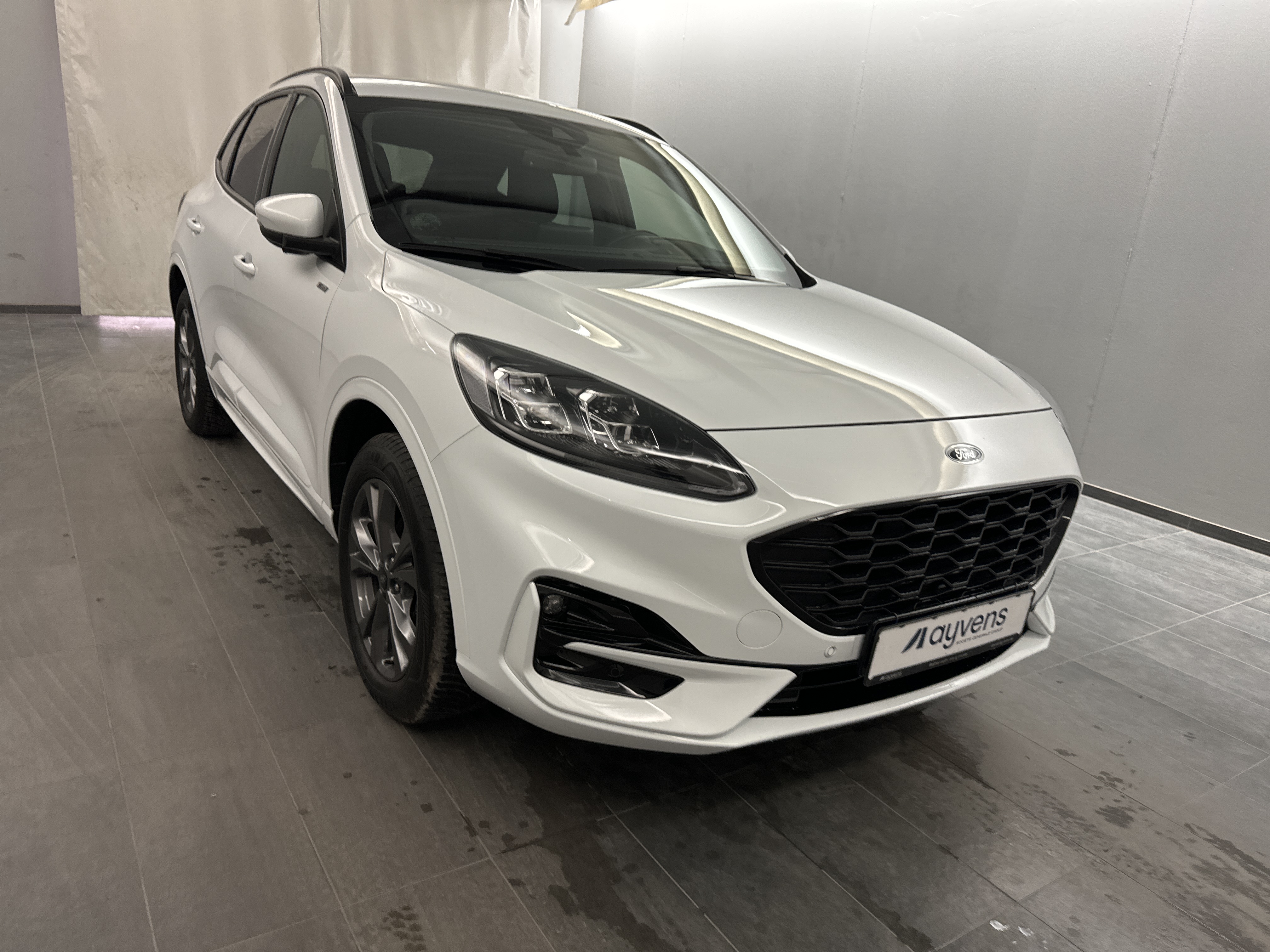 Ford Kuga 2.5 - Hybrid - Automatic - 152 hp - 53.447 km