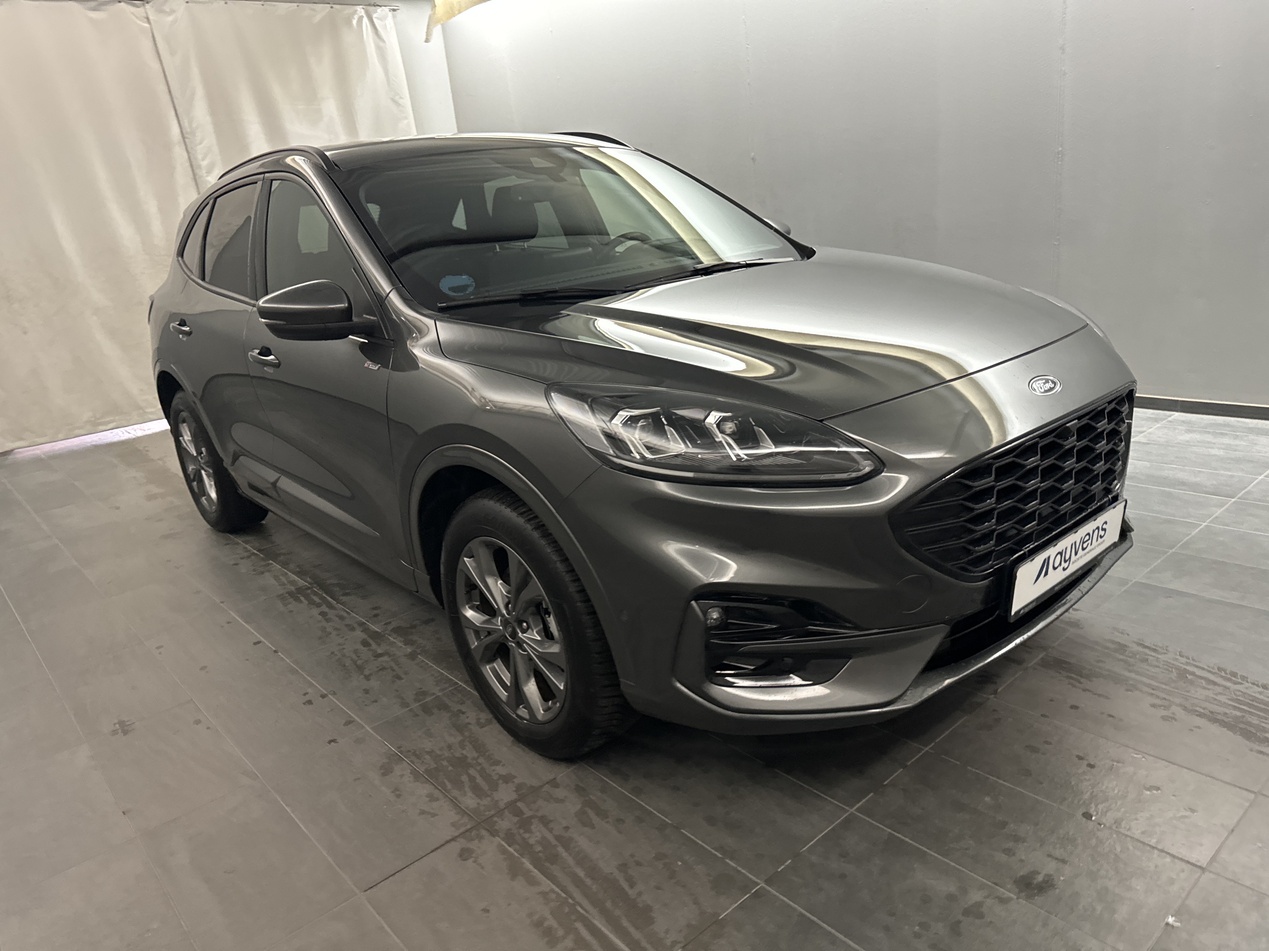 Ford Kuga 2.5 - Hybrid - Automatic - 152 hp - 62.332 km