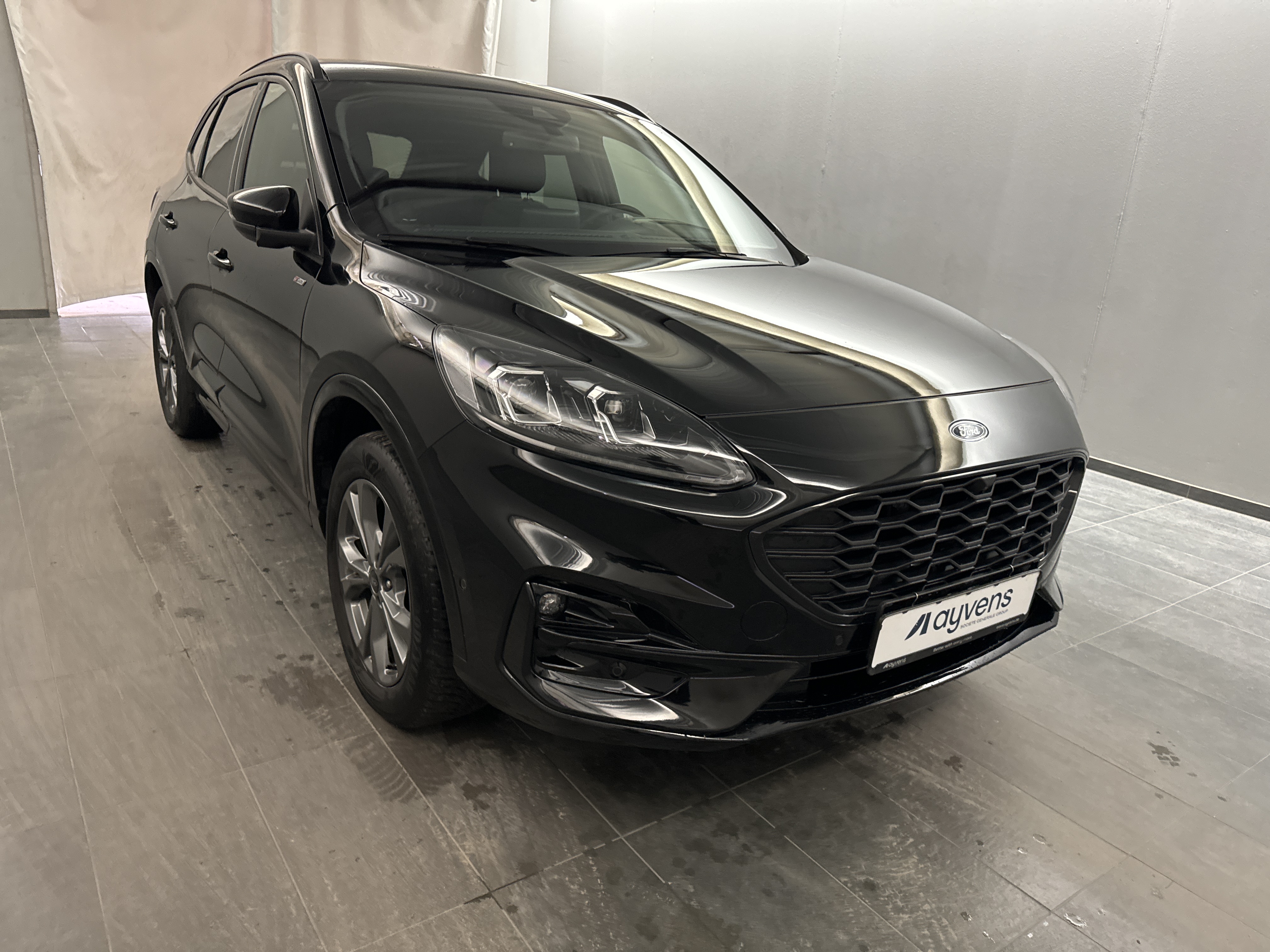 Ford Kuga 2.5 - Hybrid - Automatic - 152 hp - 45.328 km
