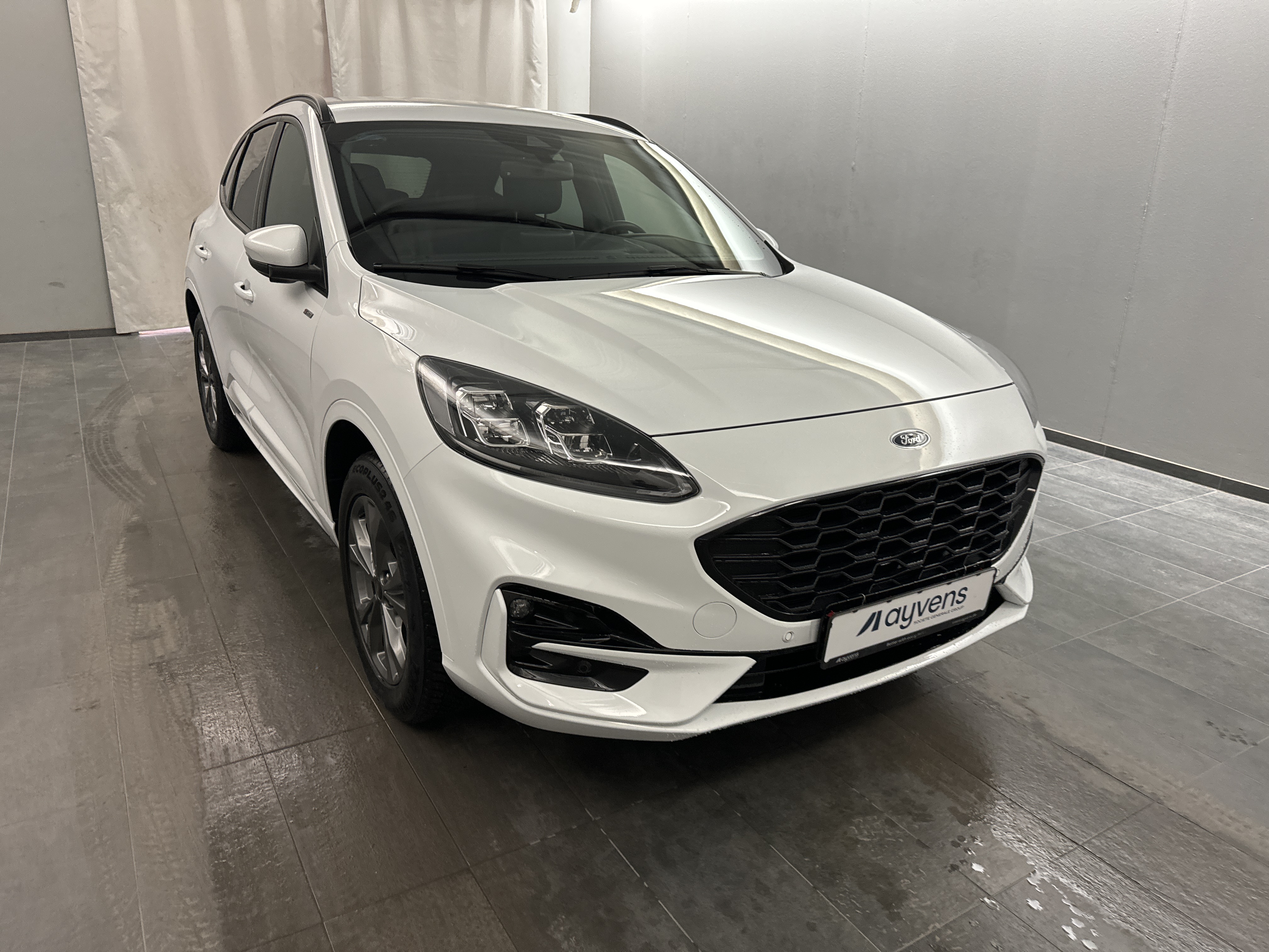 Ford Kuga 2.5 - Hybrid - Automatic - 152 hp - 35.078 km