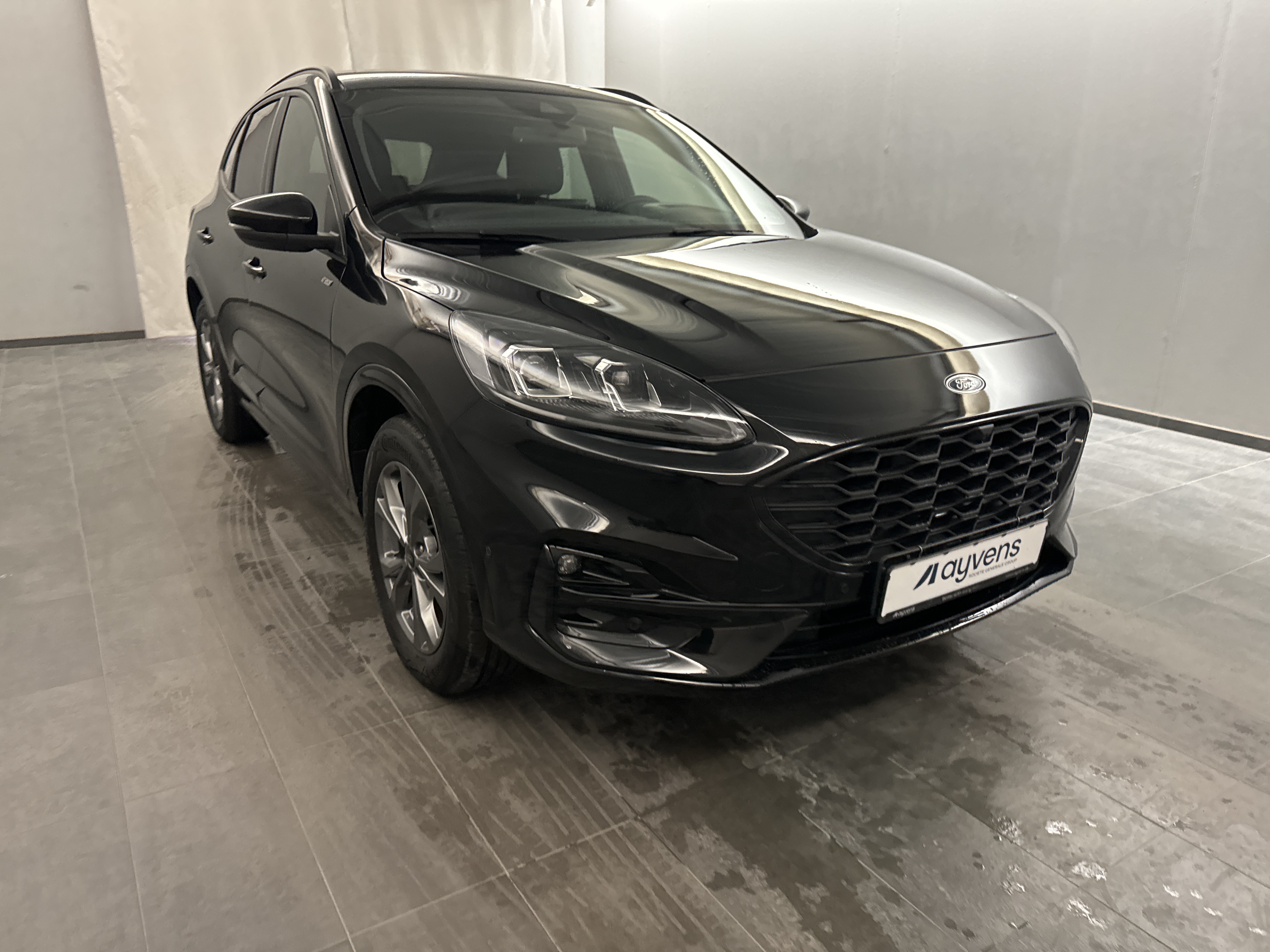 Ford Kuga 2.5 - Hybrid - Automatic - 152 hp - 41.403 km