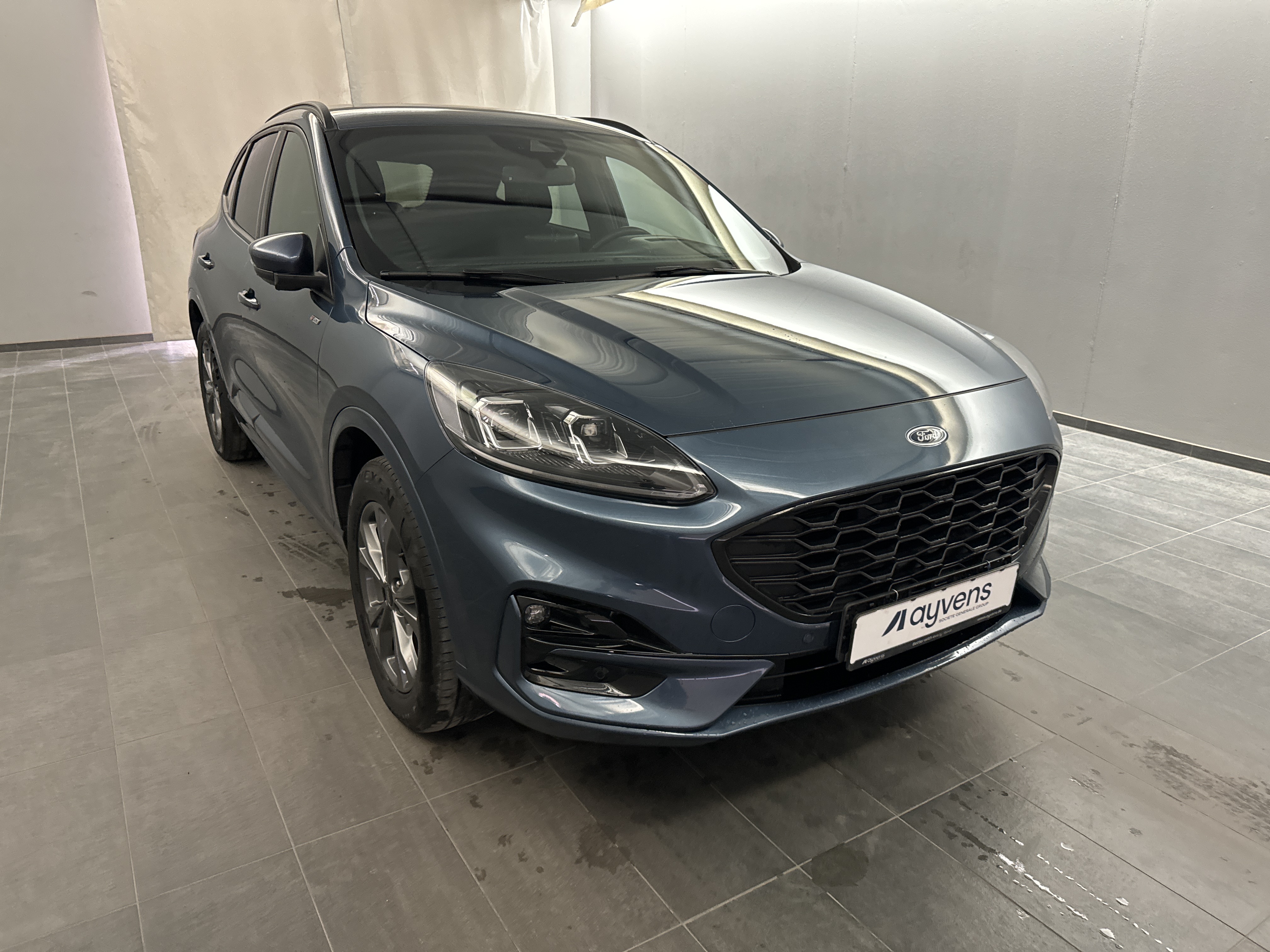 Ford Kuga 2.5 - Hybrid - Automatic - 152 hp - 81.282 km