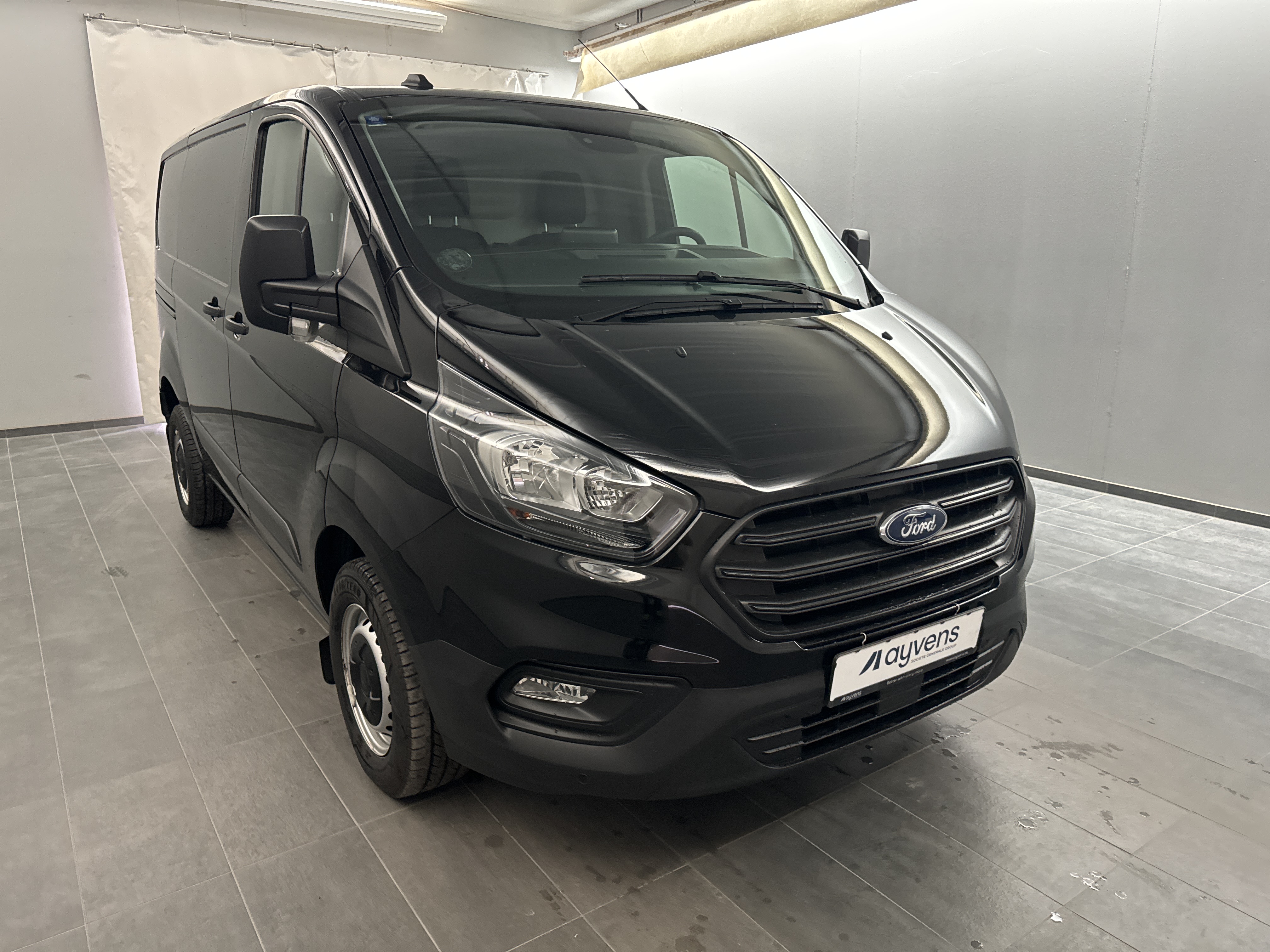 Ford Transit Custom L1H1 2.0 - Diesel - Manual - 131 hp - 45.605 km
