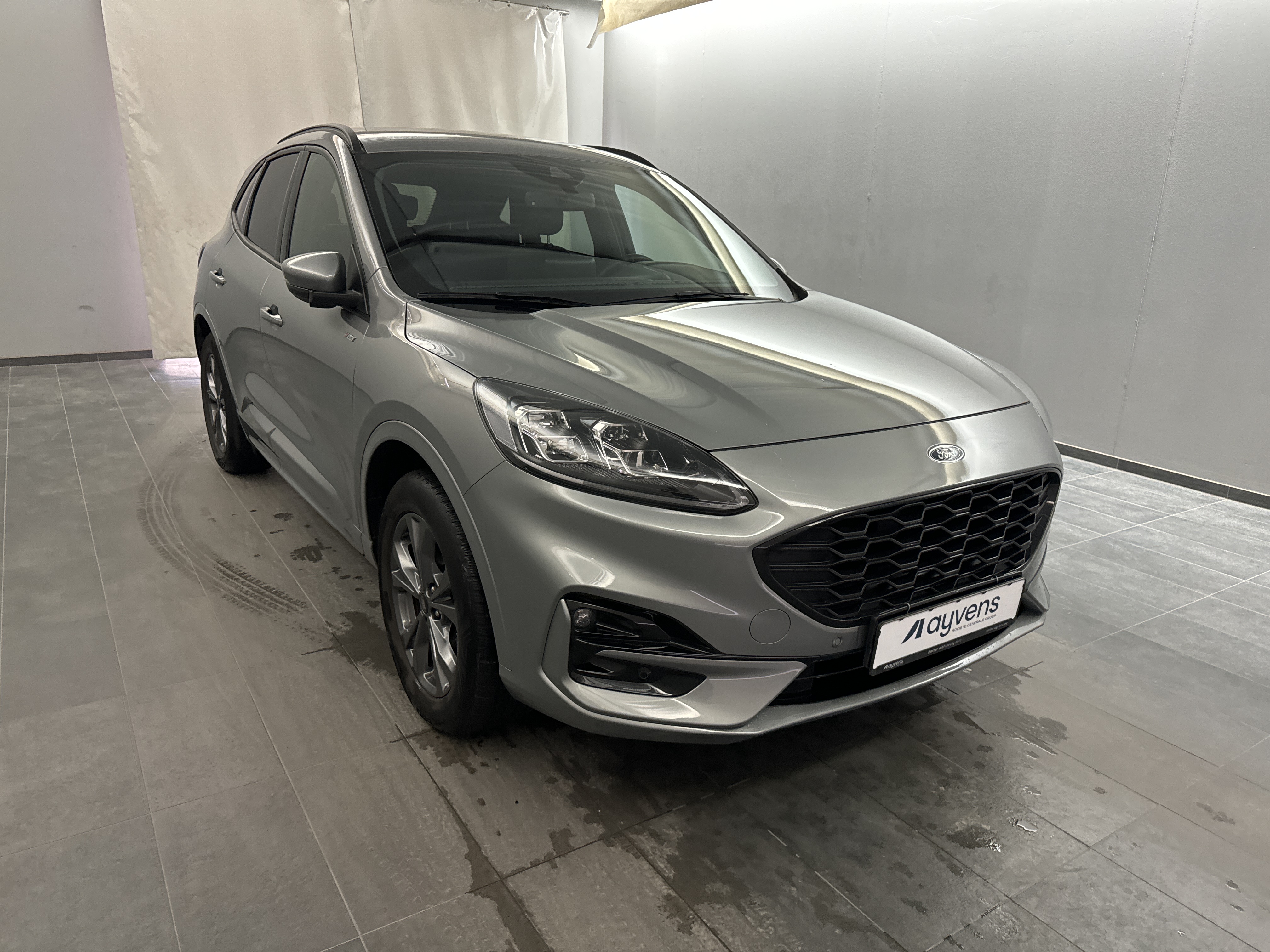 Ford Kuga 2.5 - Hybrid - Automatic - 152 hp - 26.132 km