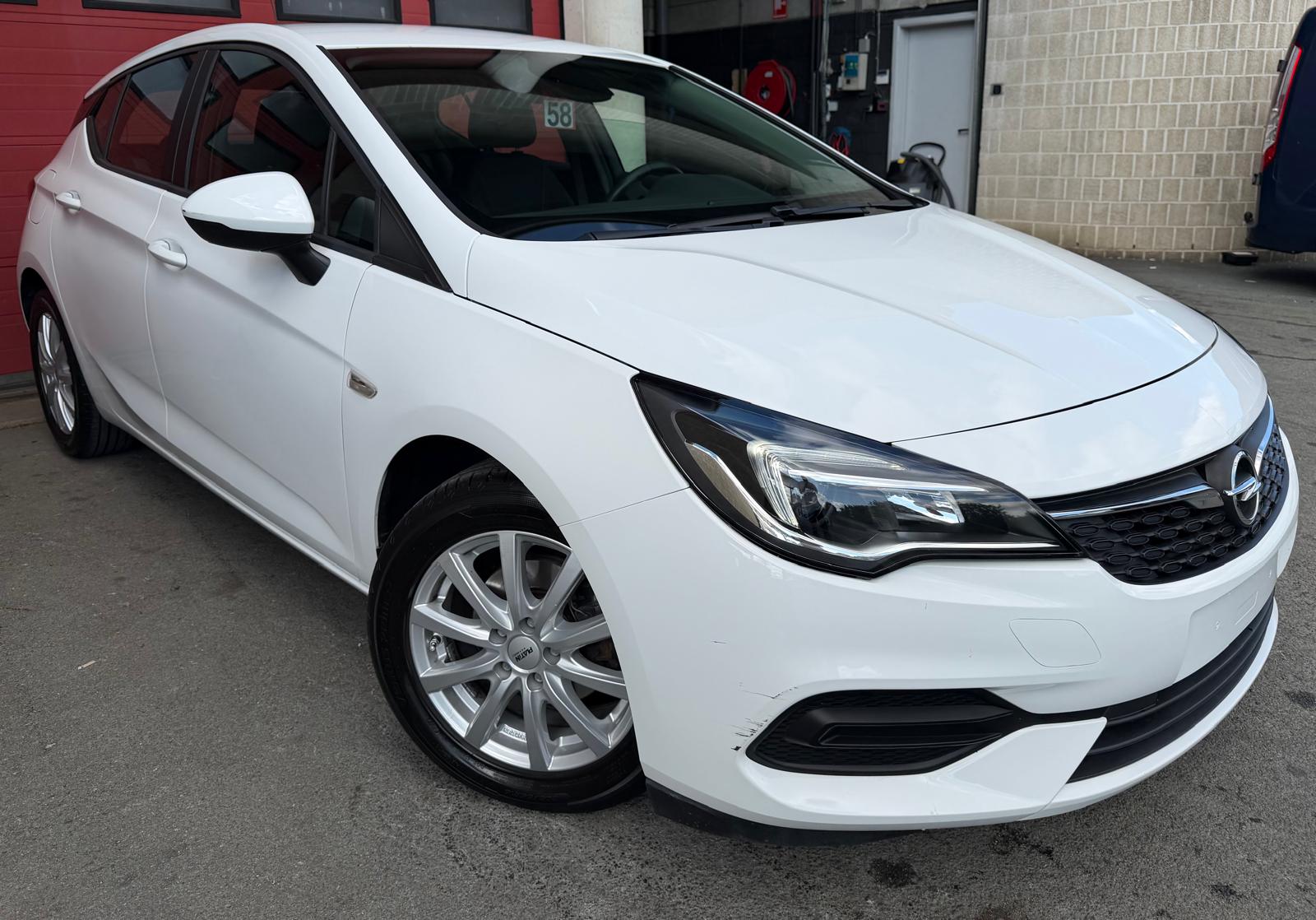 Opel Astra 1.2 120 Jahre - Petrol - Manual - 110 hp - 40.120 km