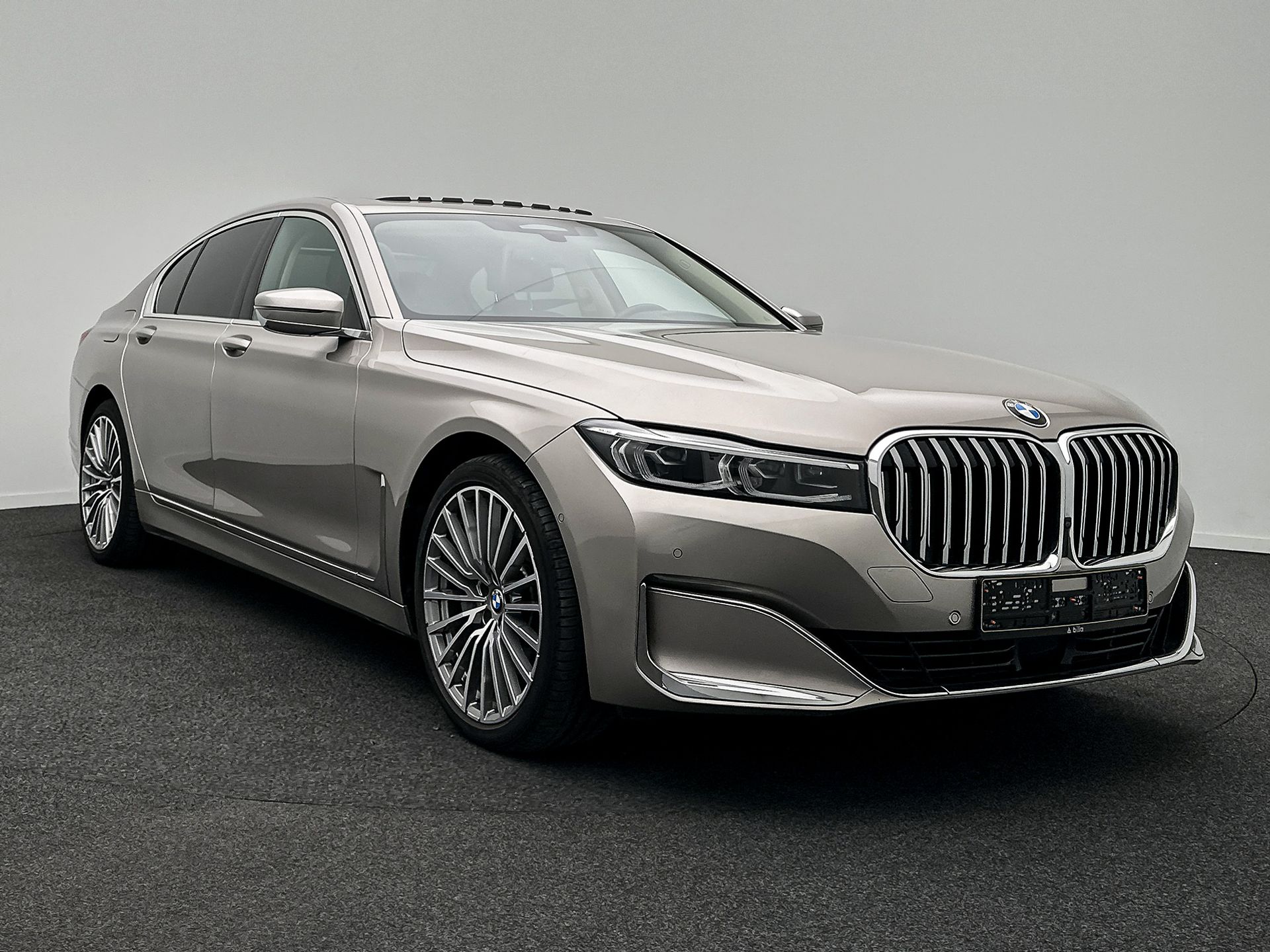 BMW 7 Series 745e - Hybrid - Automatic - 286 hp - 103.908 km