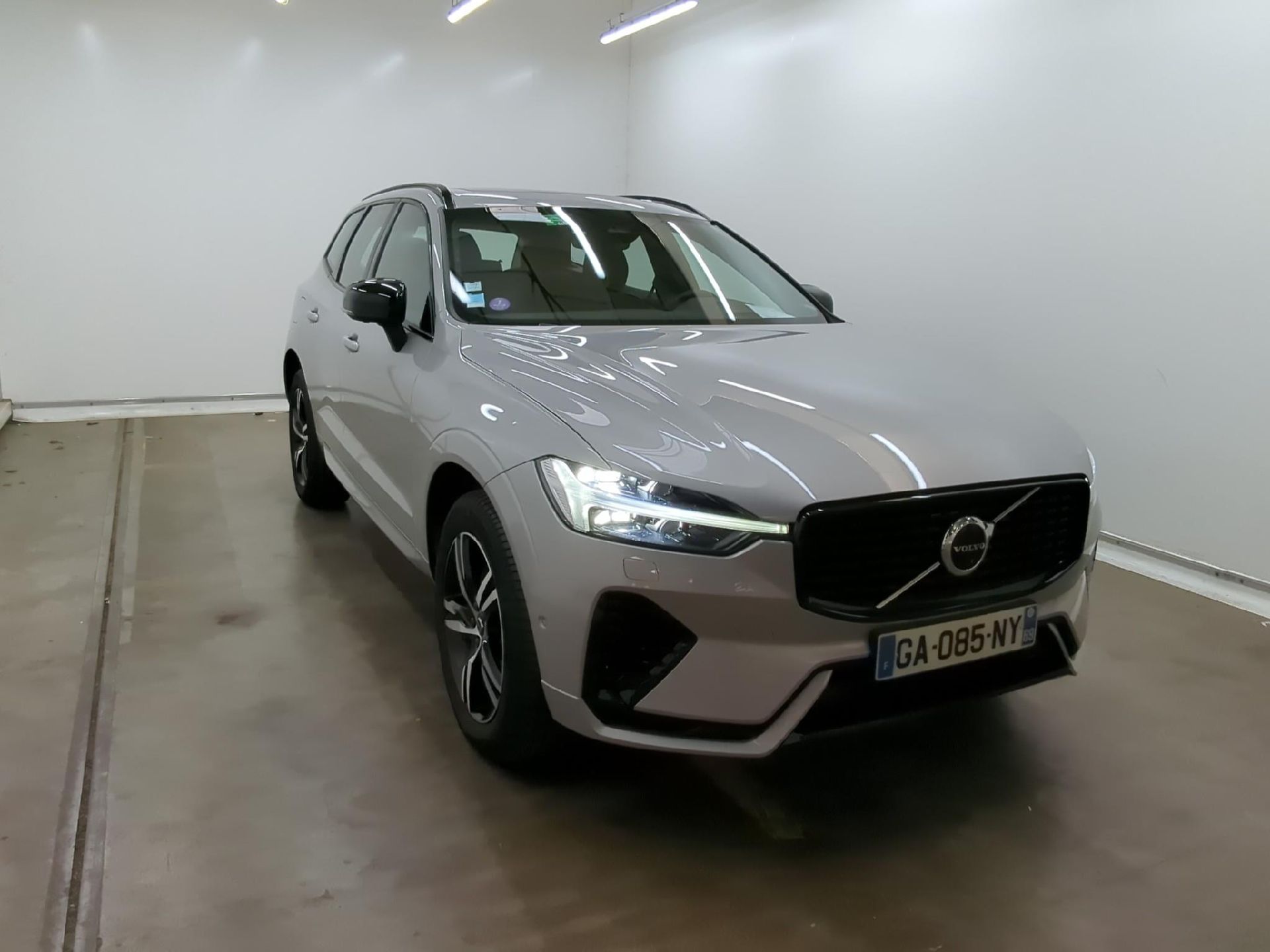 Volvo XC60 T6 R-Design - AWD - Hybrid - Automatic - 253 hp - 78.859 km