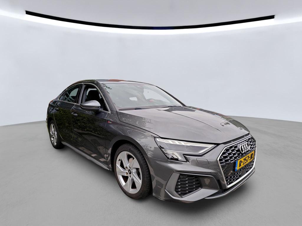 Audi A3 30 TFSI S Edition - Petrol - Automatic - 110 hp - 123.143 km