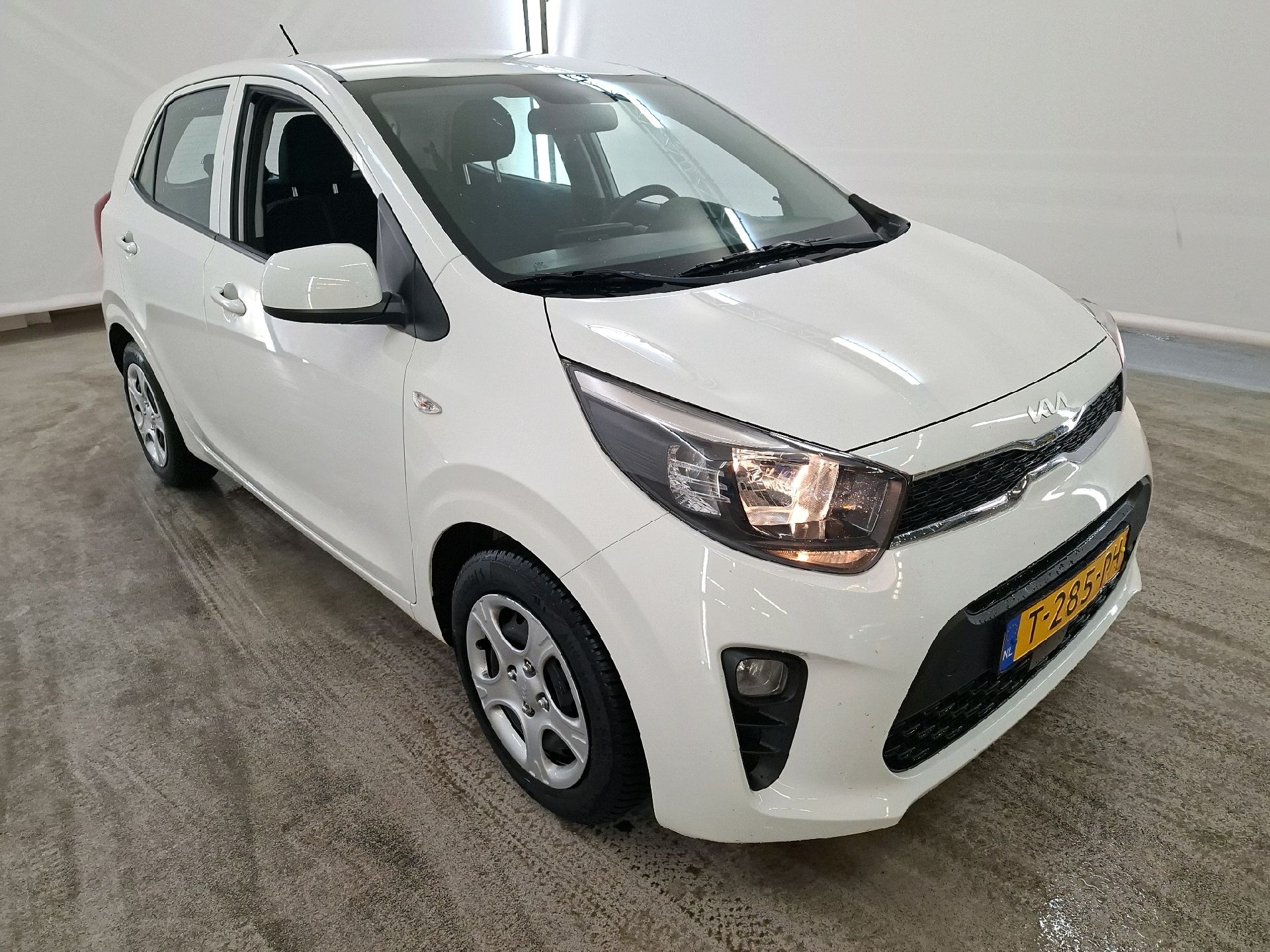 Kia Picanto 1.0 Comfort - Petrol - Manual - 67 hp - 50.724 km