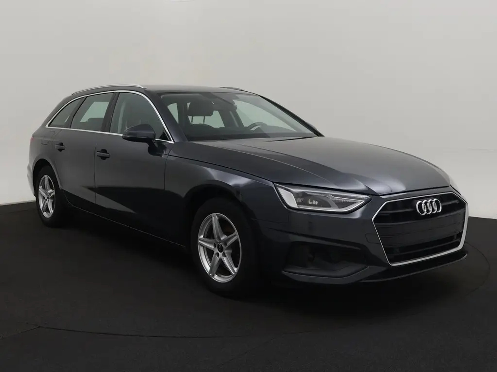 Audi A4 Avant 30 TDI Business - Diesel - Automatic - 136 hp - 130.418 km