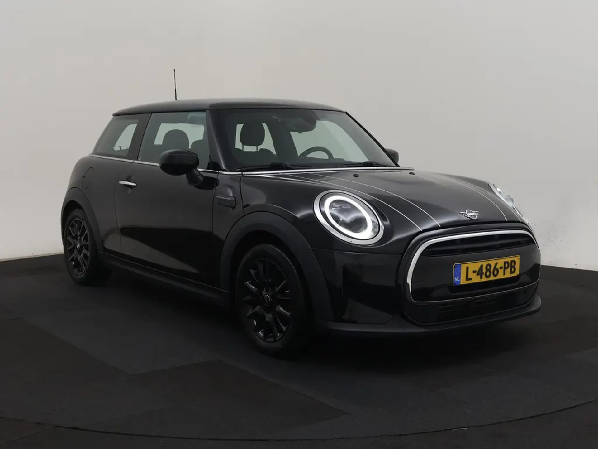 Mini 3 Doors One 1.5 Business - Petrol - Manual - 102 hp - 143.632 km
