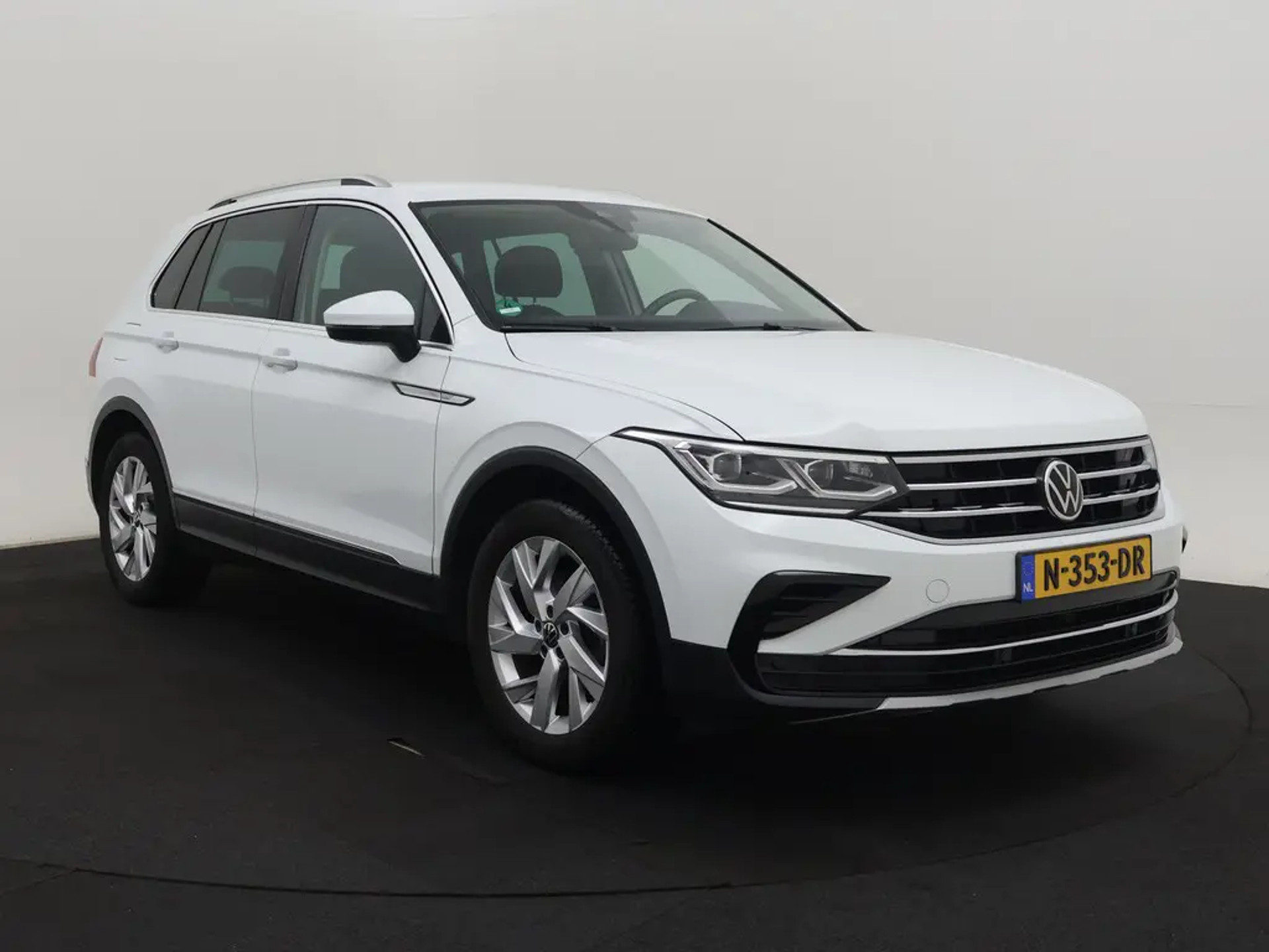 Volkswagen Tiguan 1.5 TSI Life Business - Petrol - Automatic - 150 hp - 99.820 km