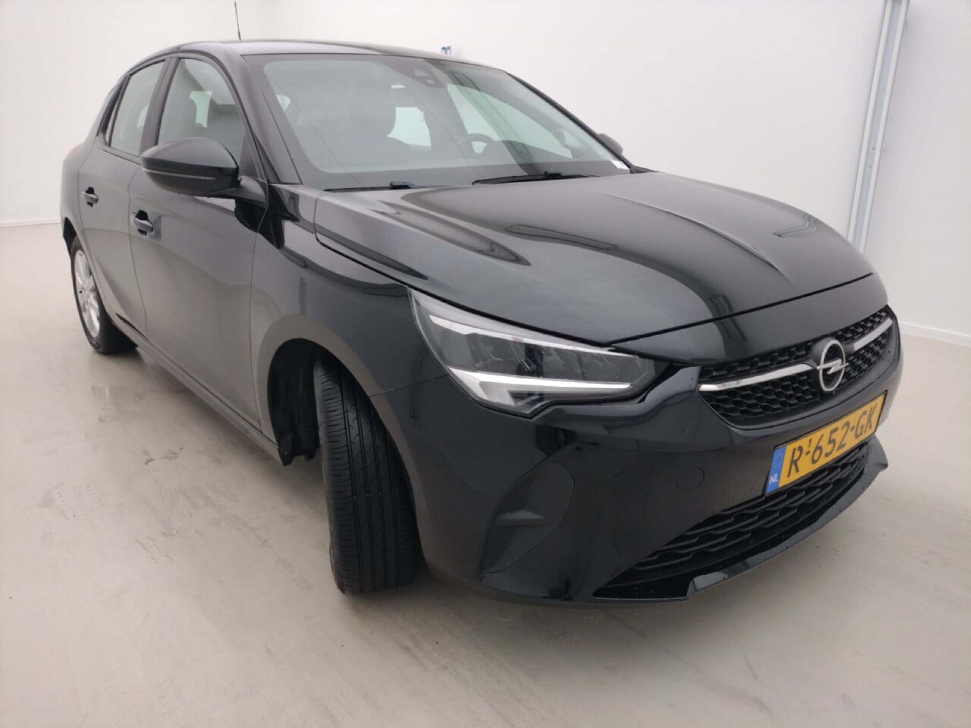 Opel Corsa 1.2 Edition - Petrol - Automatic - 101 hp - 85.596 km