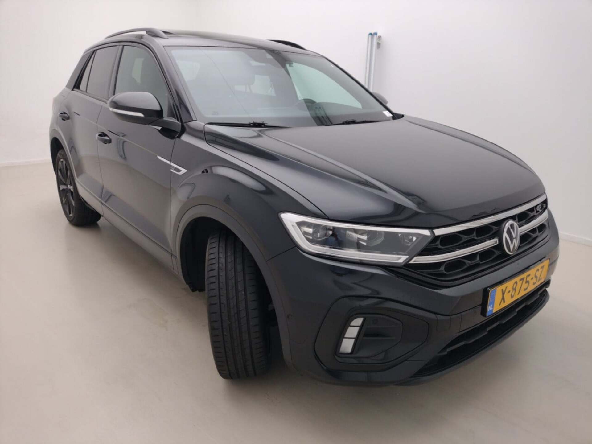 Volkswagen T-ROC 1.5 TSI R-Line - Petrol - Automatic - 150 hp - 92.070 km