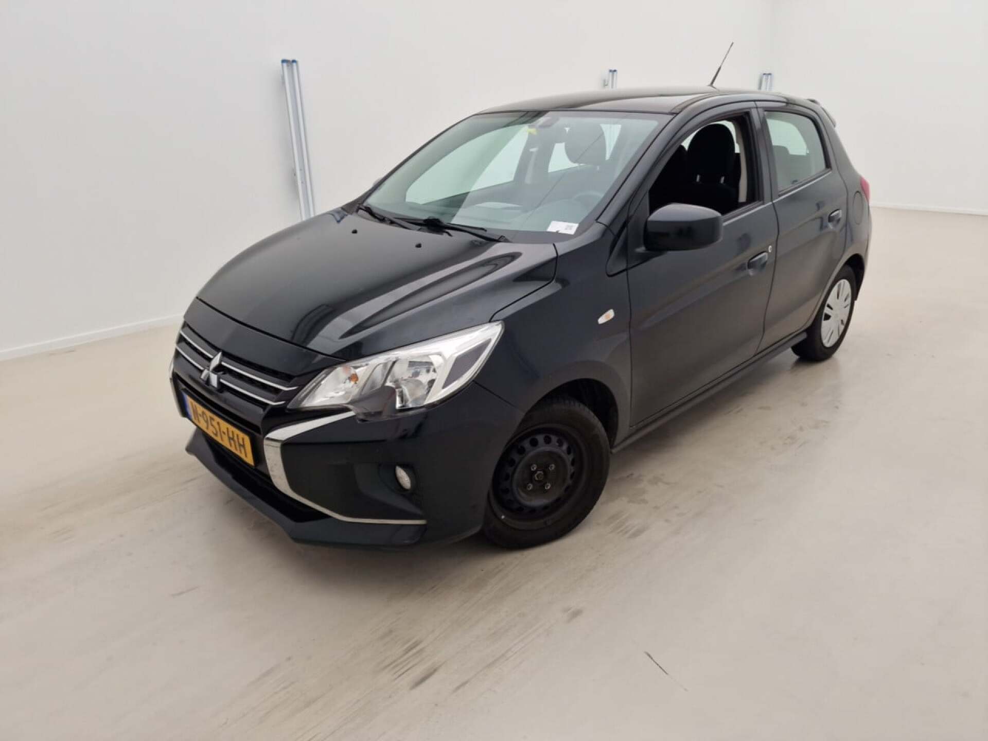 Mitsubishi Space Star 1.2 - Petrol - Manual - 71 hp - 106.948 km