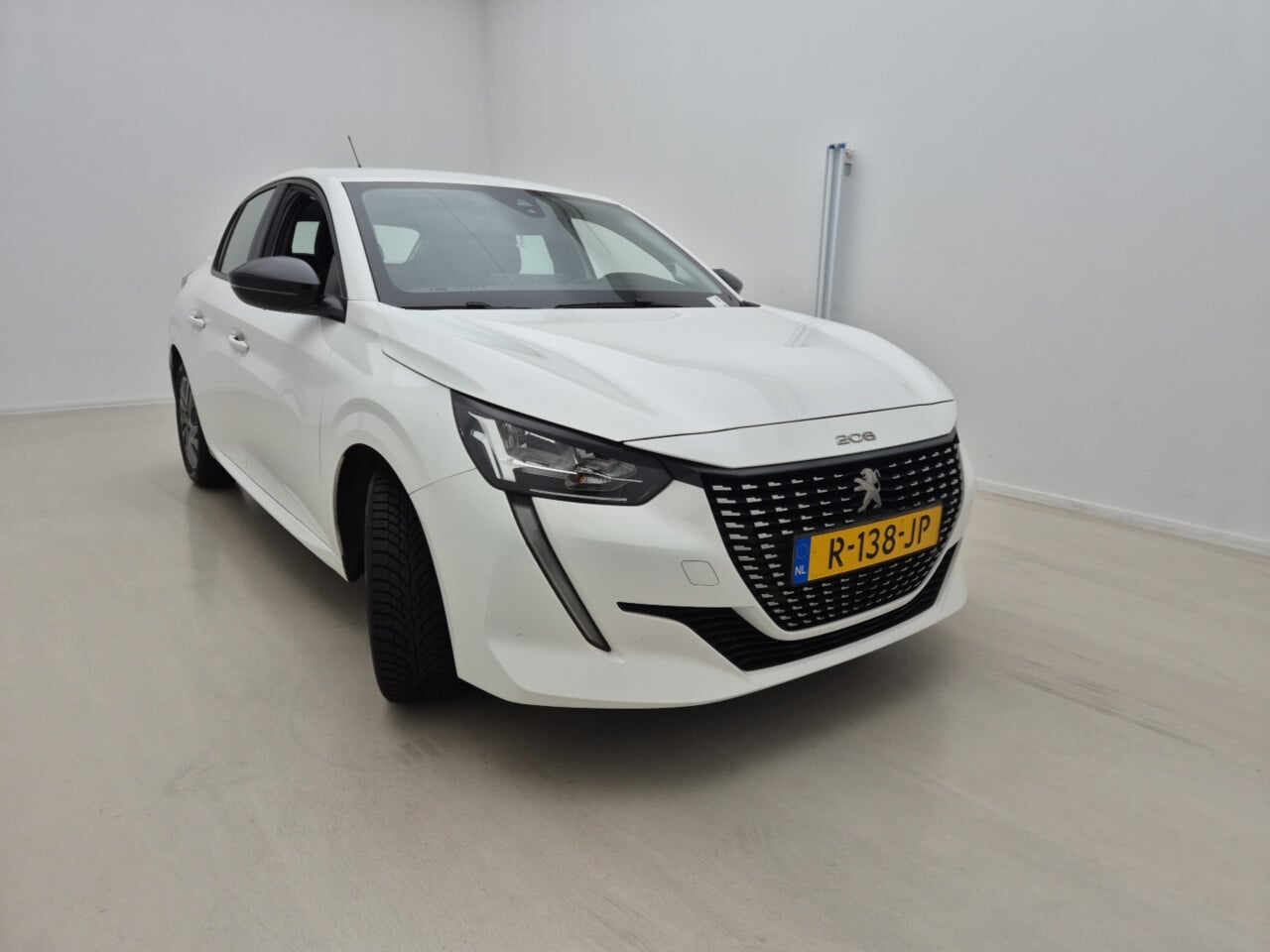 Peugeot 208 1.2i Active Pack - Petrol - Automatic - 101 hp - 140.030 km