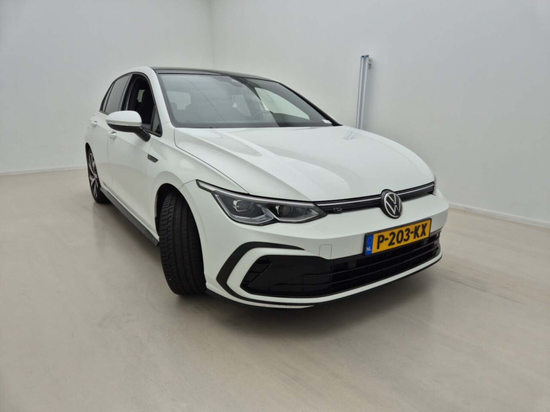 Volkswagen Golf 1.5 eTSI R-Line - Petrol - Automatic - 131 hp - 104.633 km