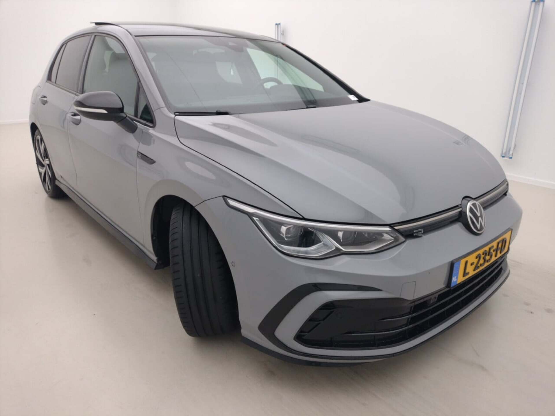 Volkswagen Golf 1.5 eTSI R-Line - Petrol - Automatic - 150 hp - 153.916 km