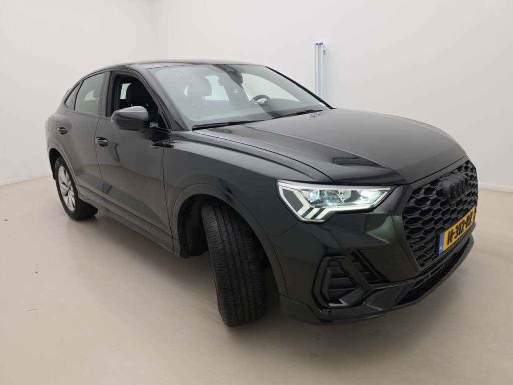 Audi Q3 Sportback 45 TFSIe S Edition - Hybrid - Automatic - 150 hp - 116.067 km