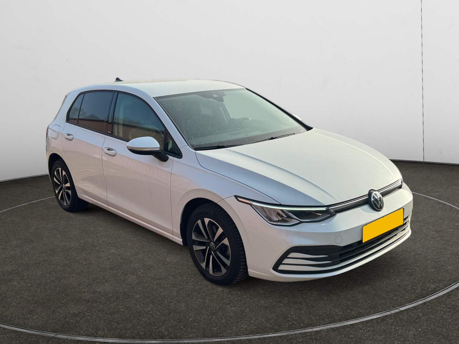 Volkswagen Golf 1.0 eTSI Business - Petrol - Automatic - 110 hp - 80.848 km