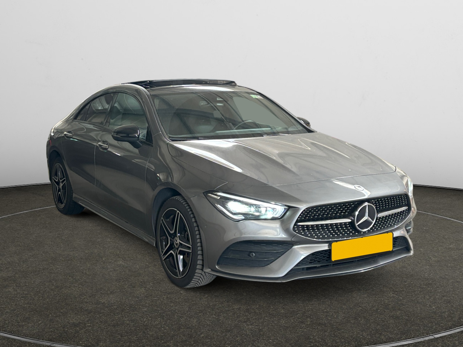 Mercedes-Benz CLA 250e AMG Line - Petrol - Automatic - 218 hp - 73.216 km