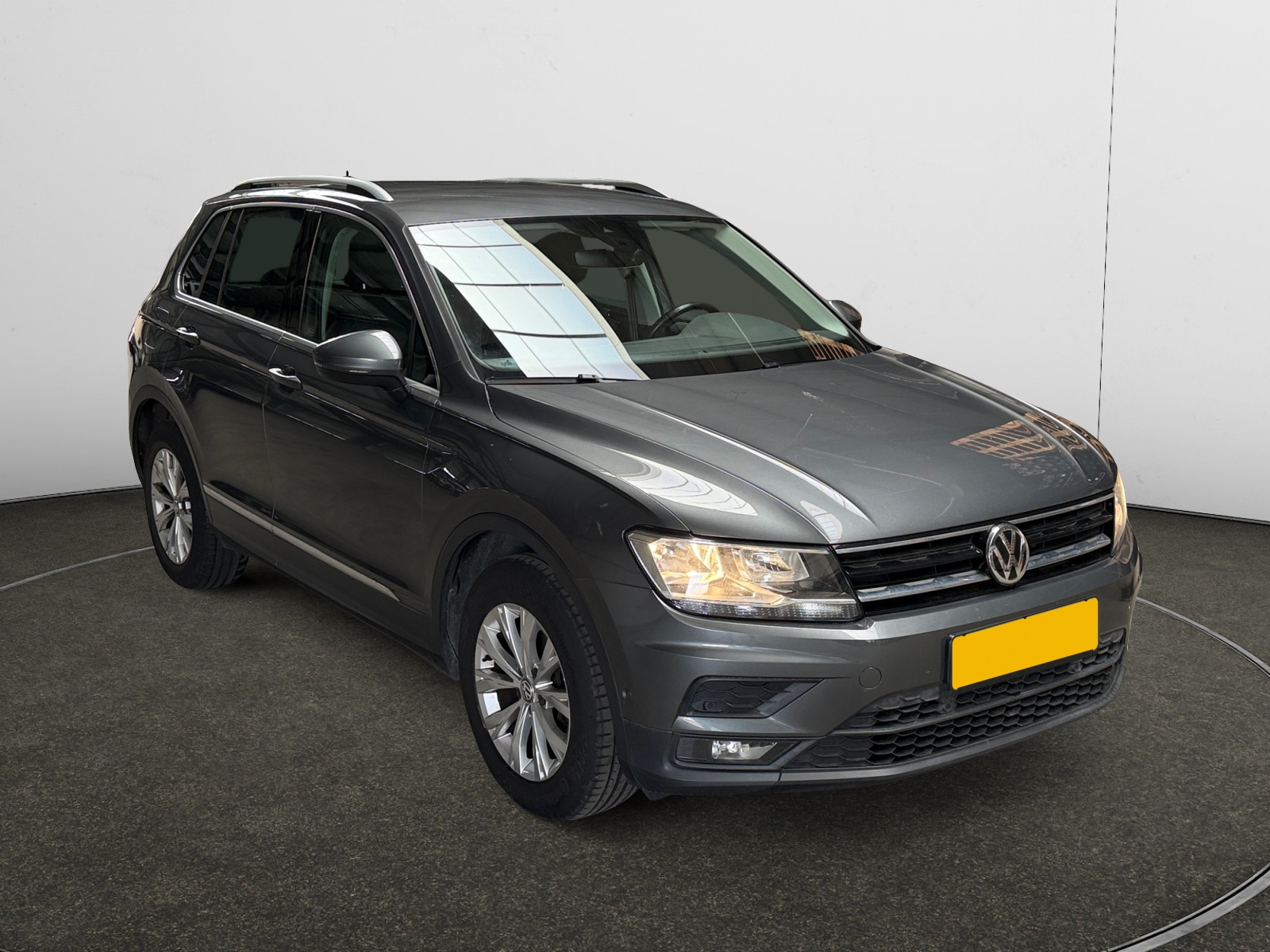 Volkswagen Tiguan 1.5 TSI Comfortline Business - Petrol - Manual - 130 hp - 163.524 km