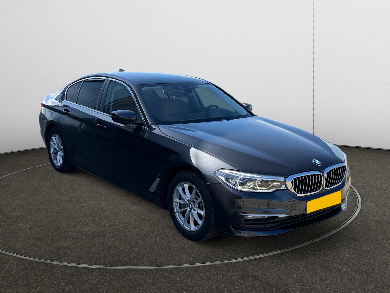 BMW 5 Series 530e iPerformance - Hybrid - Automatic - 251 hp - 101.547 km