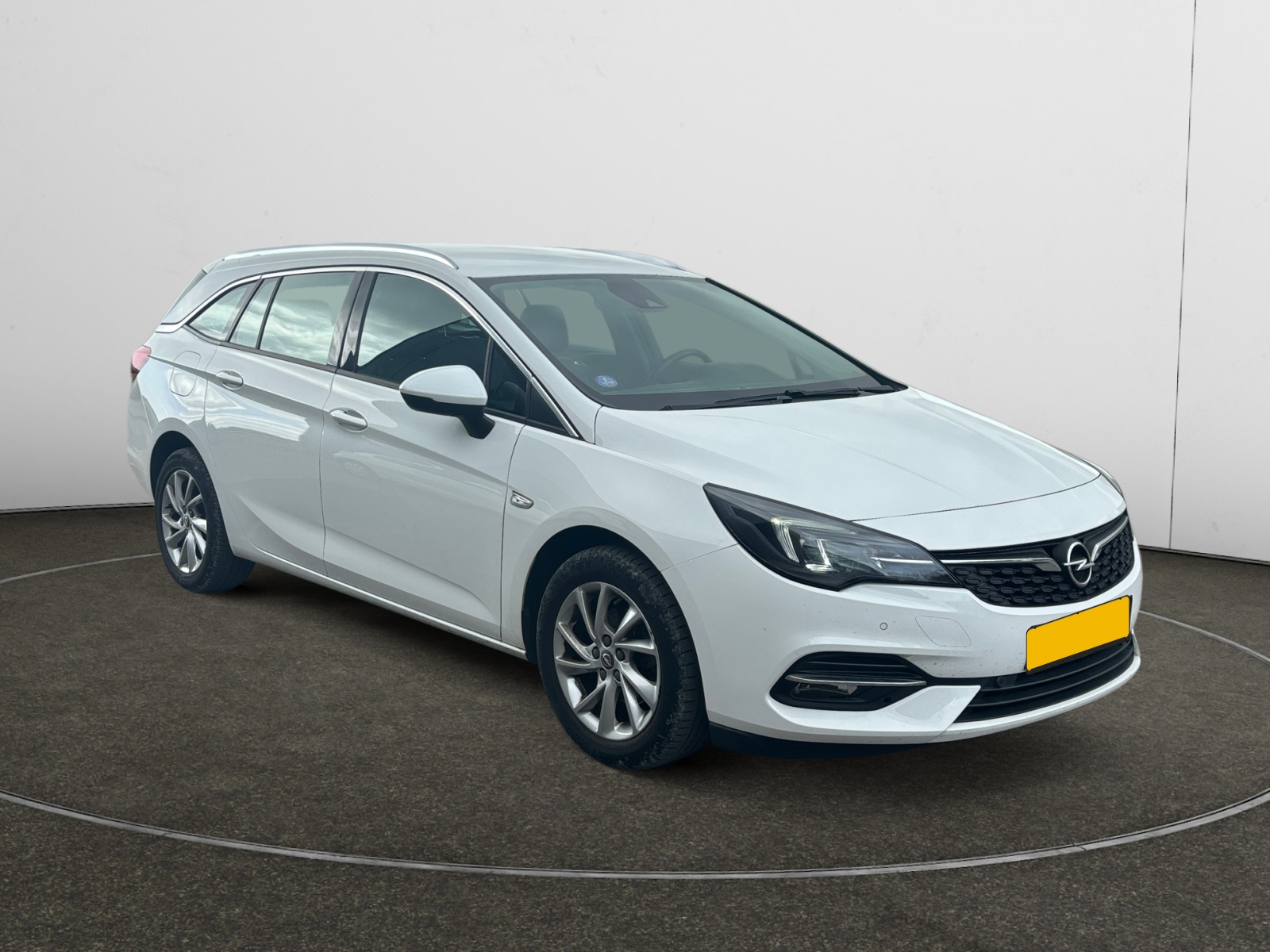 Opel Astra 1.2 Business Elegance - Petrol - Manual - 111 hp - 188.279 km