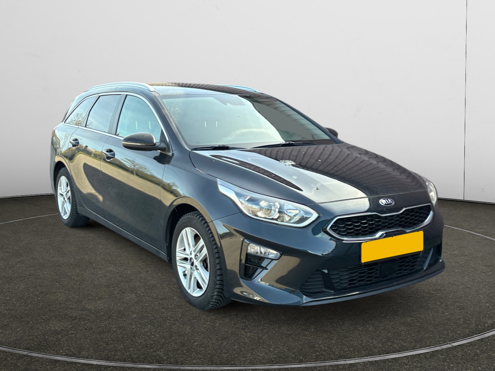 Kia Ceed 1.0 T-GDI DynamicPlusLine - Petrol - Manual - 119 hp - 135.866 km