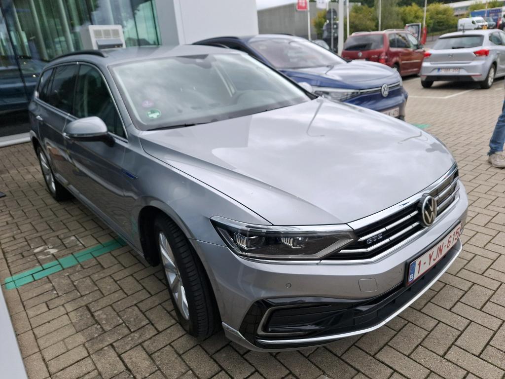 Volkswagen Passat Variant GTE 1.4 Business - Hybrid - Automatic - 156 hp - 89.630 km