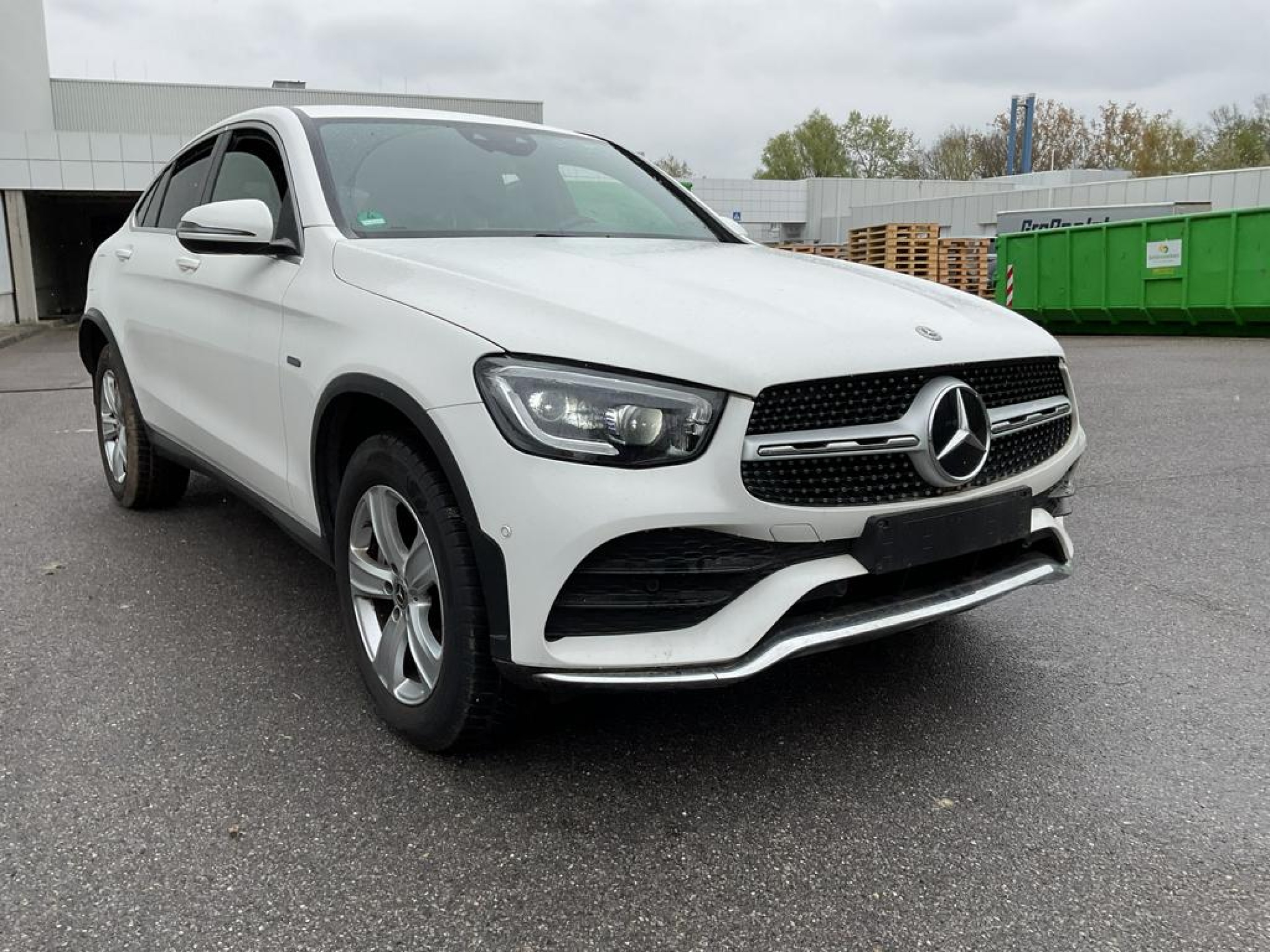 Mercedes-Benz GLC Coupé 300e AMG Line - 4-Matic - Hybrid - Automatic - 211 hp - 73.494 km