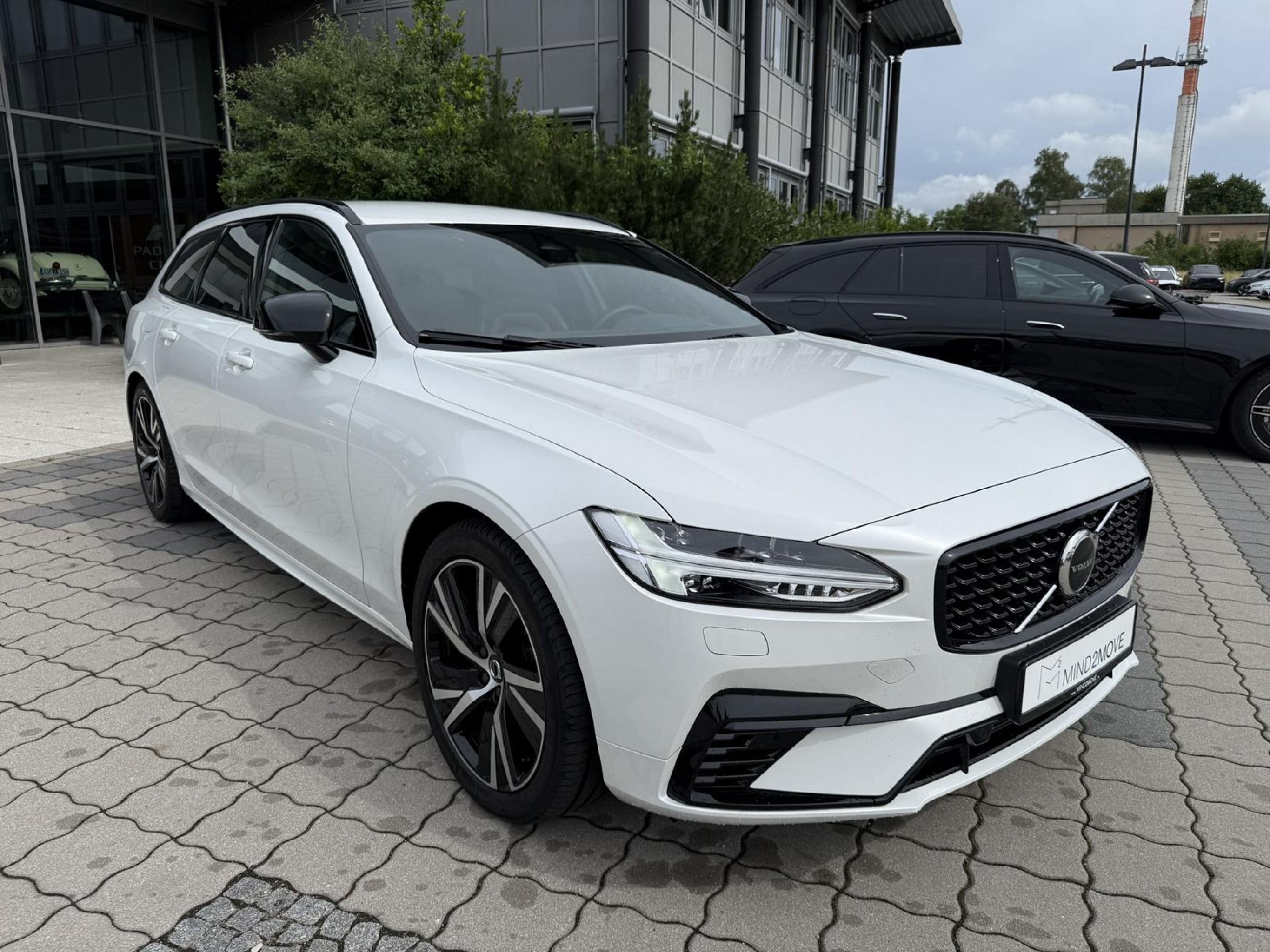 Volvo V90 T6 Plus Dark - AWD - Hybrid - Automatic - 253 hp - 86.698 km