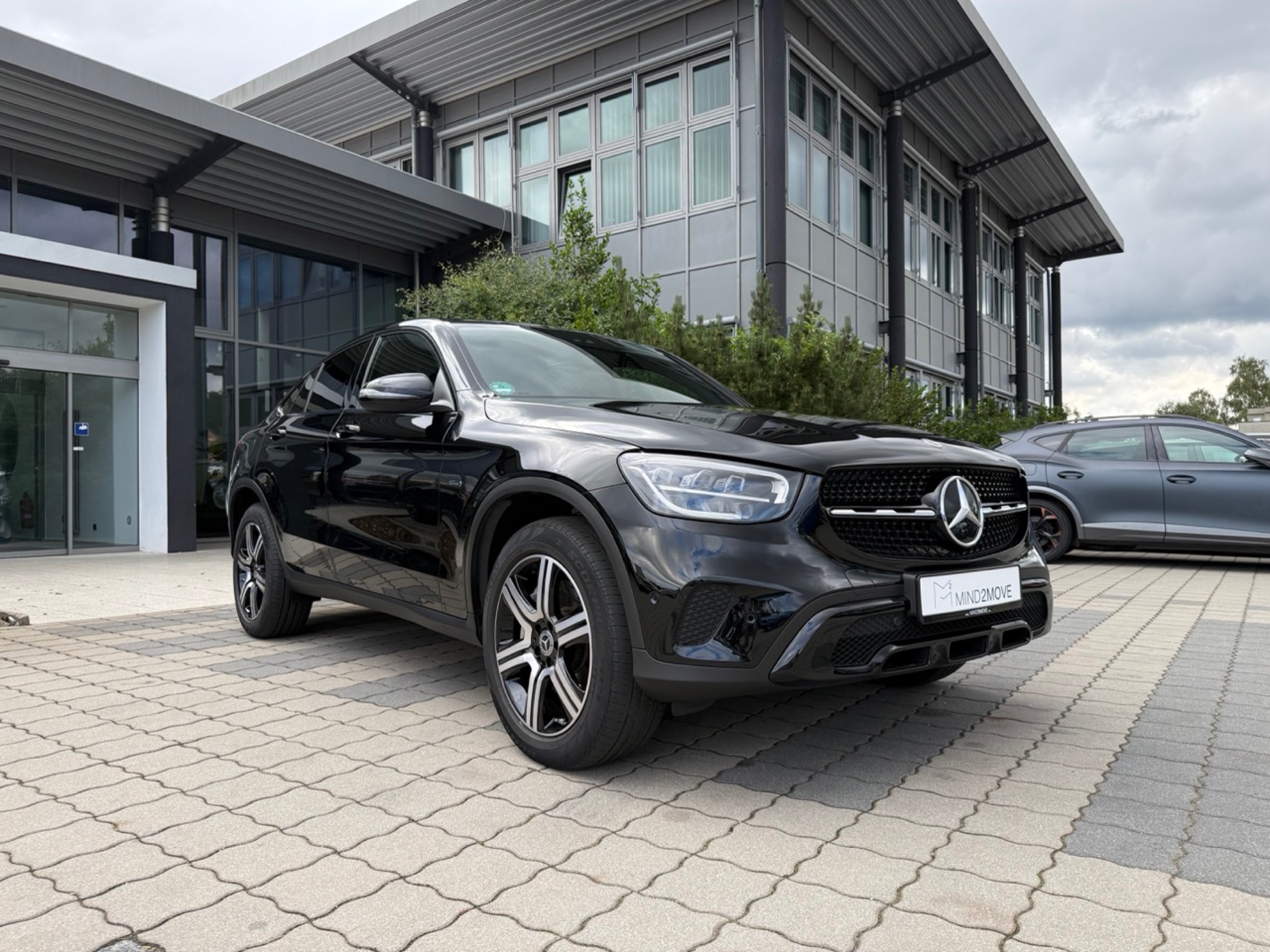 Mercedes-Benz GLC Coupé 300e - 4-Matic - Hybrid - Automatic - 211 hp - 74.750 km