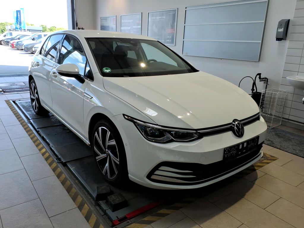 Volkswagen Golf 1.5 eTSI Style - Petrol - Automatic - 130 hp - 31.900 km