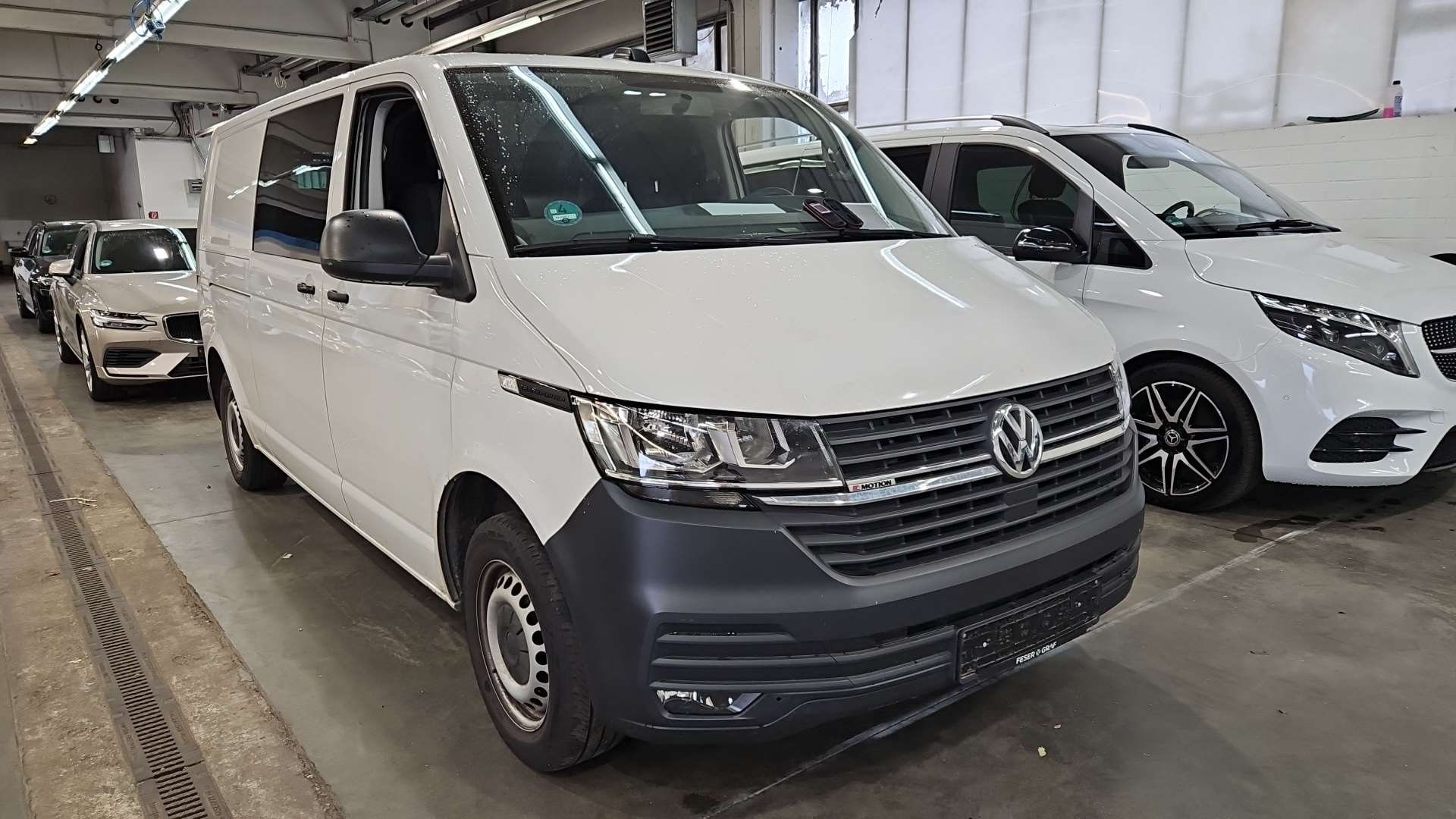 Volkswagen Transporter 2.0 - Diesel - Manual - 150 hp - 99.655 km