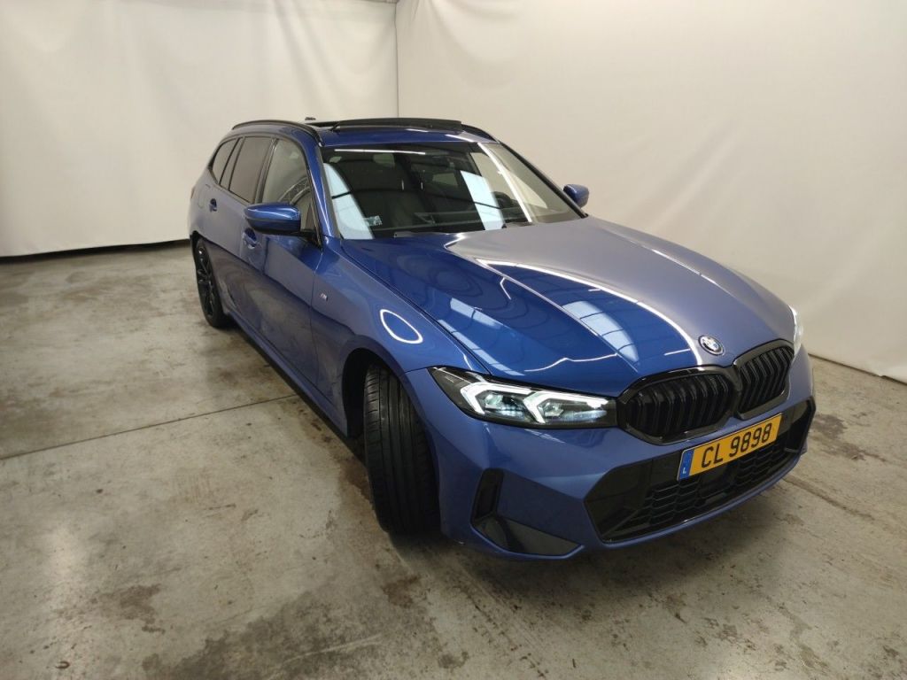 BMW 3 Series Touring 330e M Sport - Hybrid - Automatic - 184 hp - 56.141 km