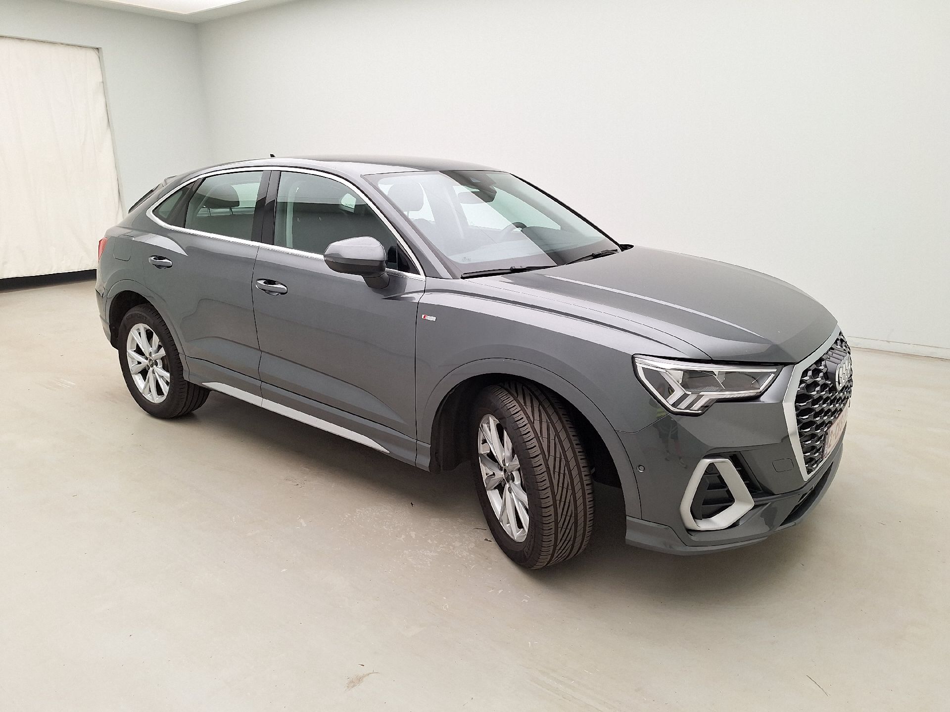 Audi Q3 Sportback 45 TFSIe - Hybrid - Automatic - 2448 hp - 37.601 km