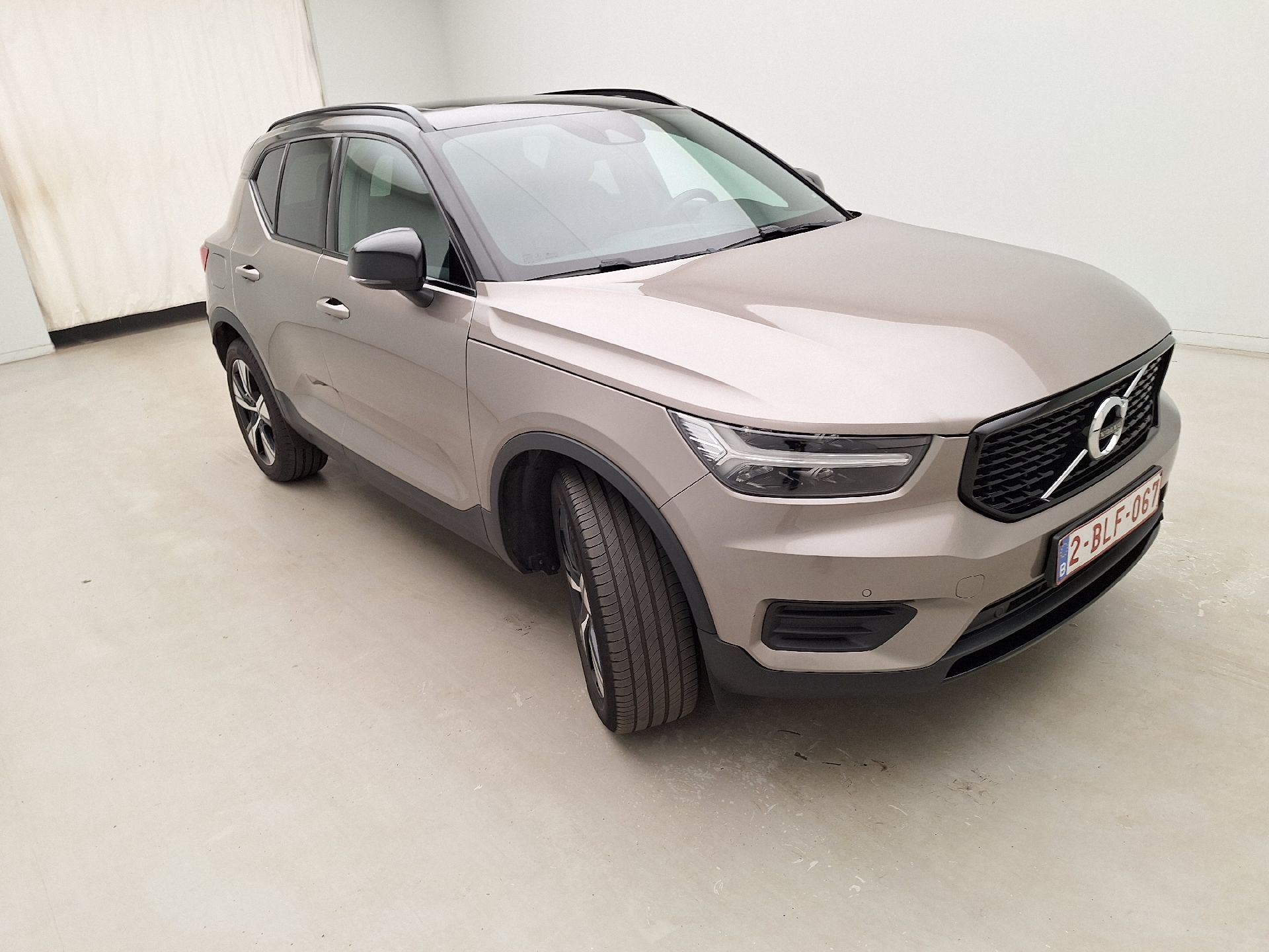 Volvo XC40 1.5 T5 R-Design - Hybrid - Automatic - 180 hp - 155.673 km