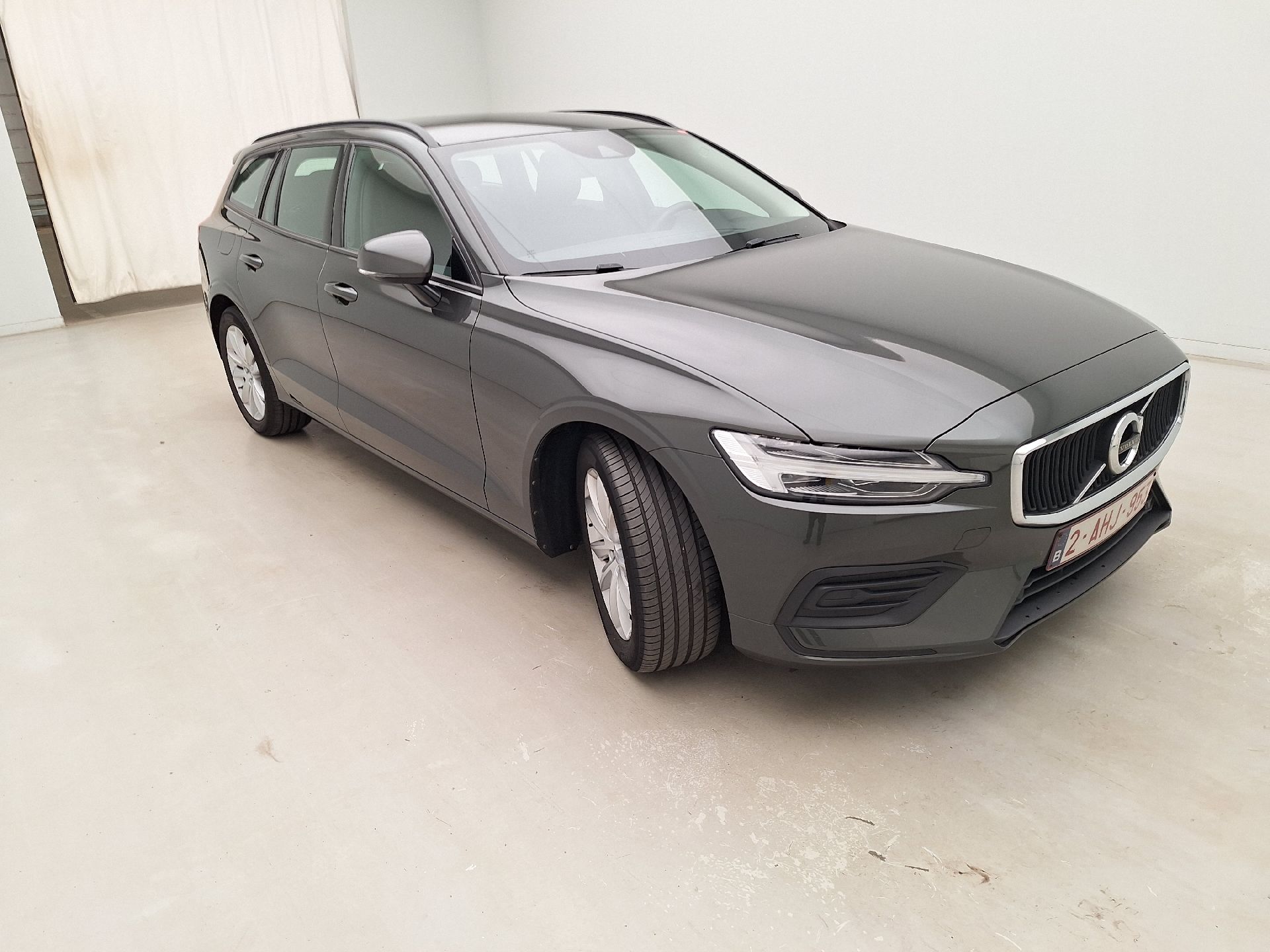 Volvo V60 2.0 B4 Momentum - Diesel - Automatic - 197 hp - 134.129 km