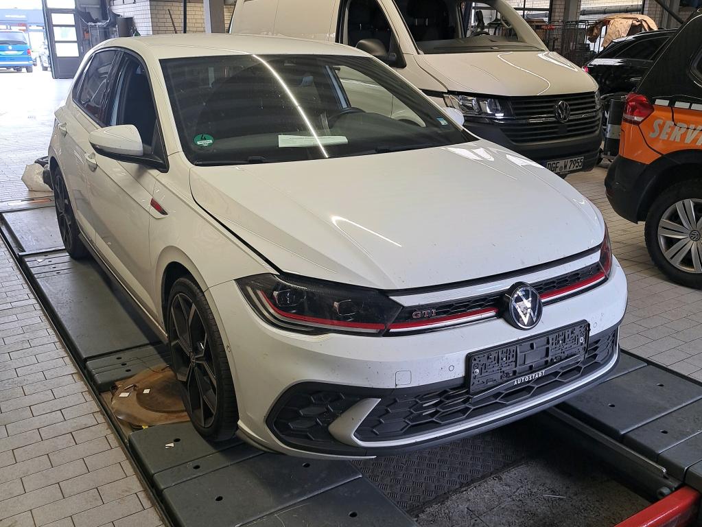 Volkswagen Polo 2.0 TSI - Petrol - Automatic - 207 hp - 37.426 km