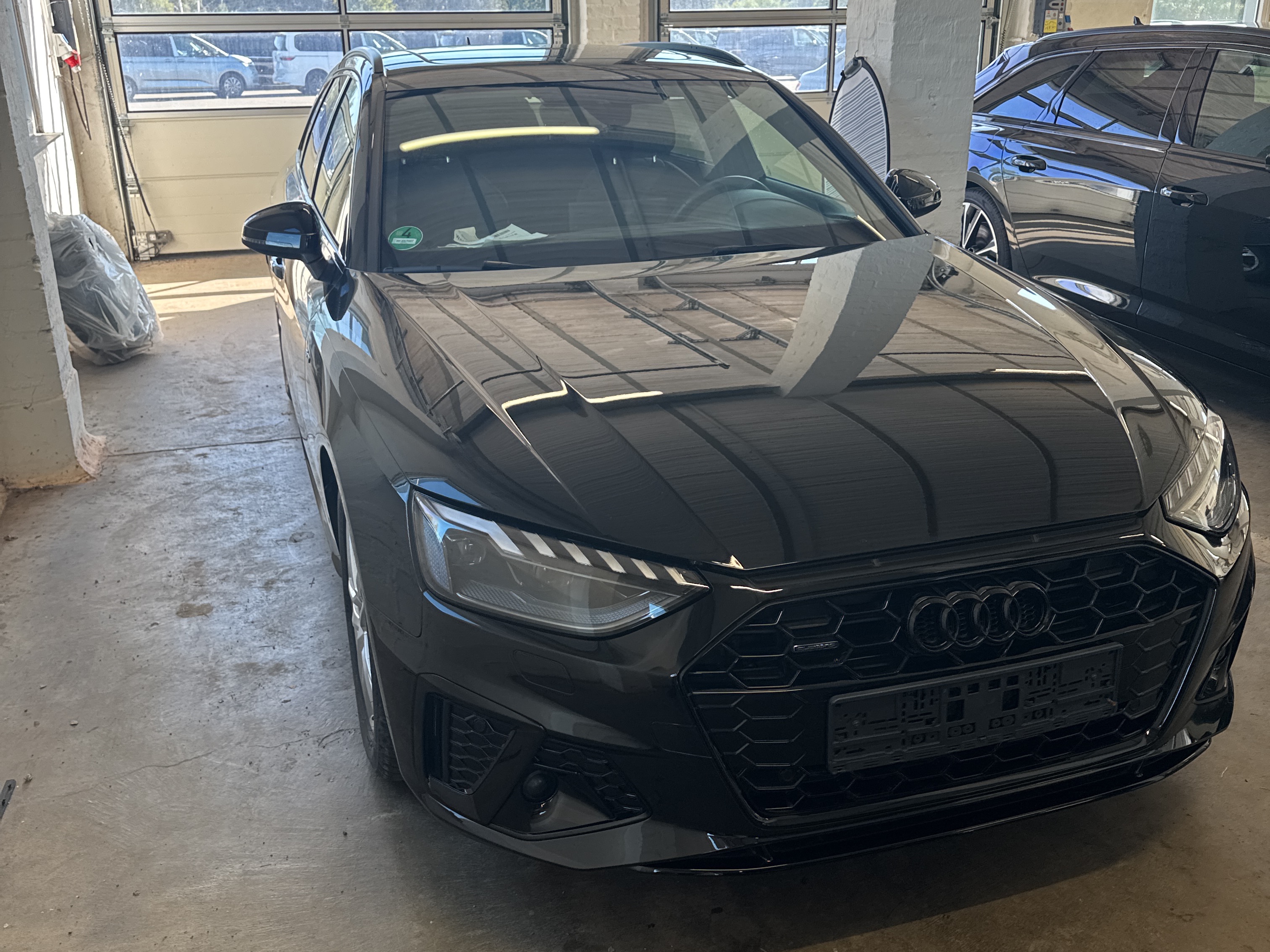Audi A4 Avant 45 TFSI S Line - Quattro - Petrol - Automatic - 265 hp - 17.693 km