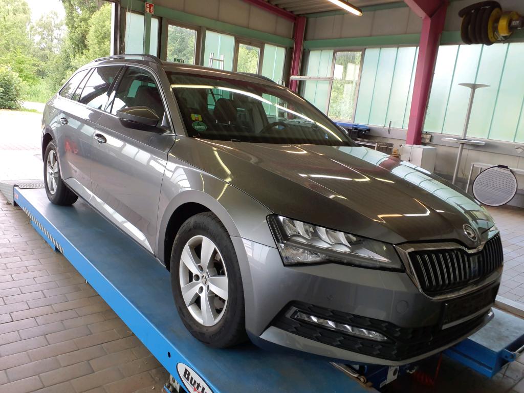 Skoda Superb Combi 2.0 TDI Ambition - Diesel - Automatic - 150 hp - 88.964 km