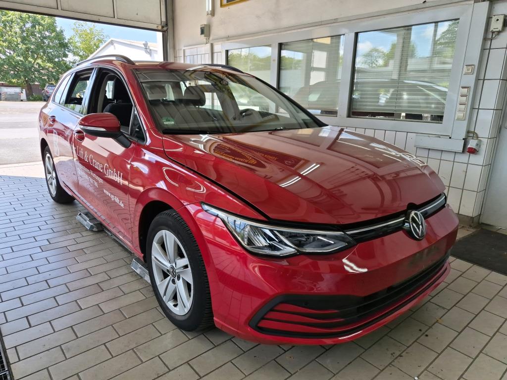 Volkswagen Golf Variant 1.0 TSI Life - Petrol - Manual - 110 hp - 33.621 km