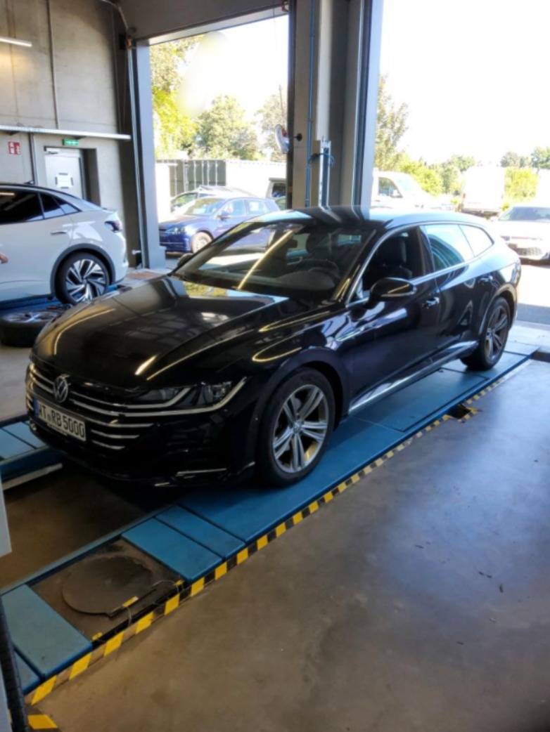 Volkswagen Arteon Shooting Brake 2.0 TSI R-Line - Petrol - Automatic - 190 hp - 27.729 km