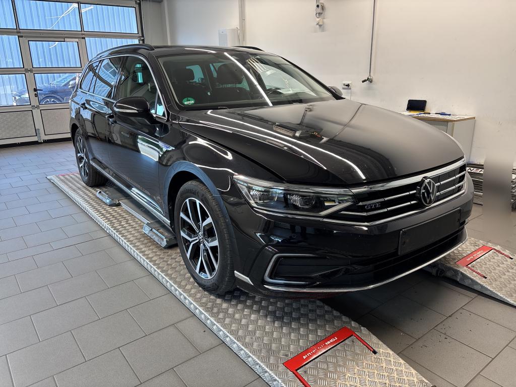 Volkswagen Passat Variant 1.4 TSI - Hybrid - Automatic - 156 hp - 61.894 km