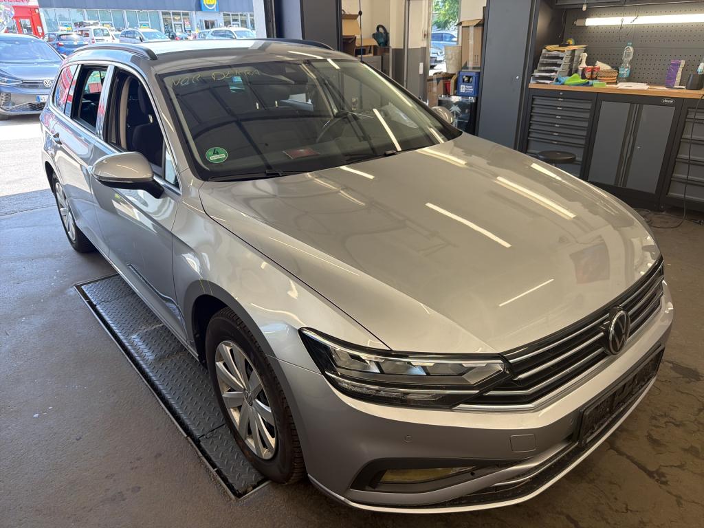 Volkswagen Passat Variant 2.0 TDI Business - Diesel - Automatic - 150 hp - 106.643 km