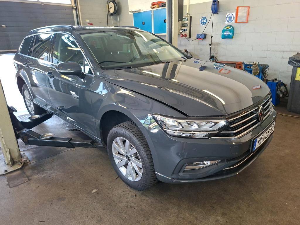 Volkswagen Passat Variant 2.0 TDI Business - 4Motion - Diesel - Automatic - 200 hp - 108.415 km