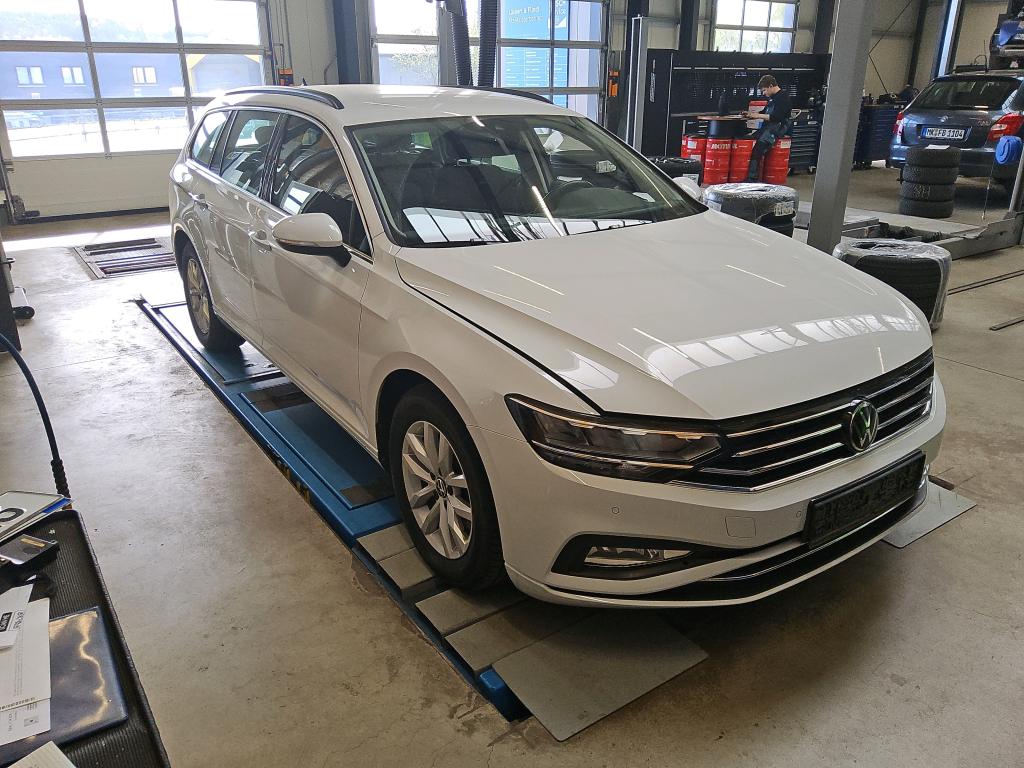 Volkswagen Passat Variant 2.0 TDI Business - Diesel - Automatic - 150 hp - 67.296 km